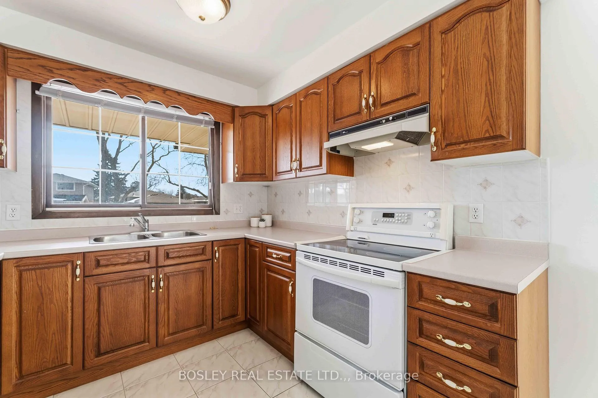 Photo 14 of 7199 Freeman Street, Niagara Falls, Morrison — HOMEH