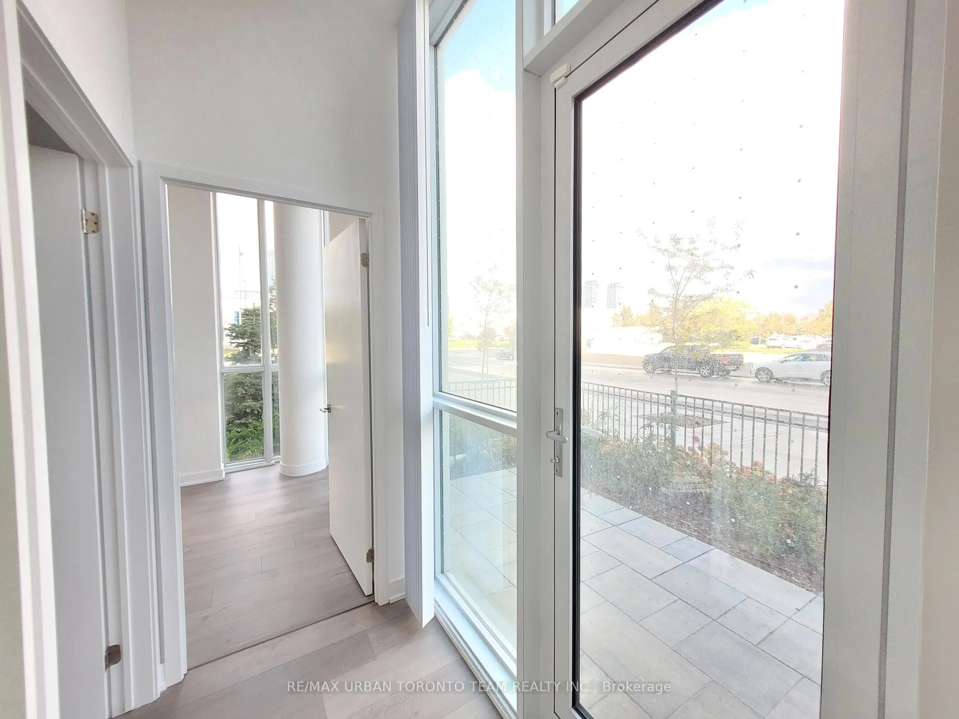 Photo 6 of Unit 106, 60 Honeycrisp Crescent, Vaughan, Vaughan Corporate Centre — HOMEH