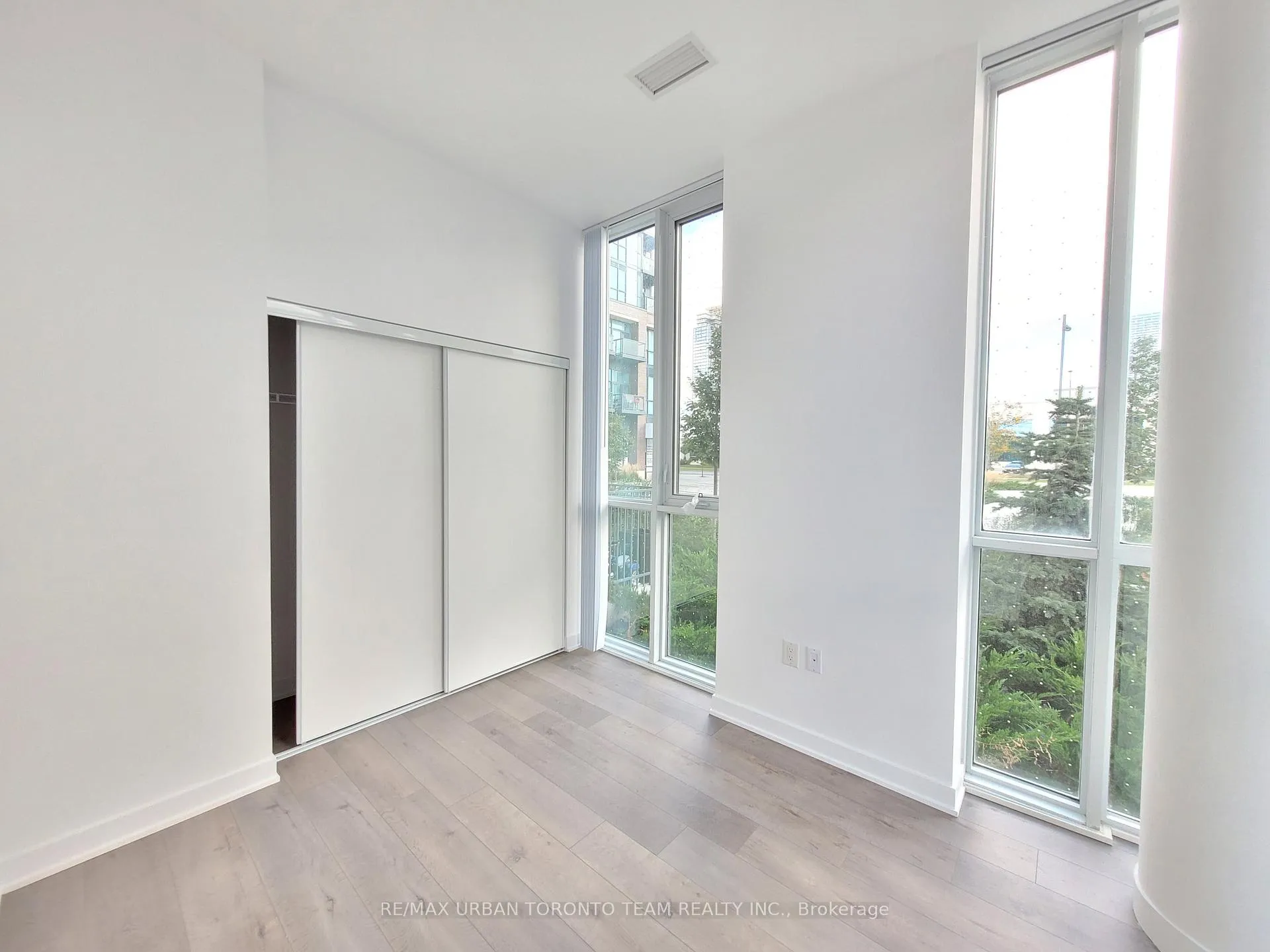 Photo 8 of Unit 106, 60 Honeycrisp Crescent, Vaughan, Vaughan Corporate Centre — HOMEH