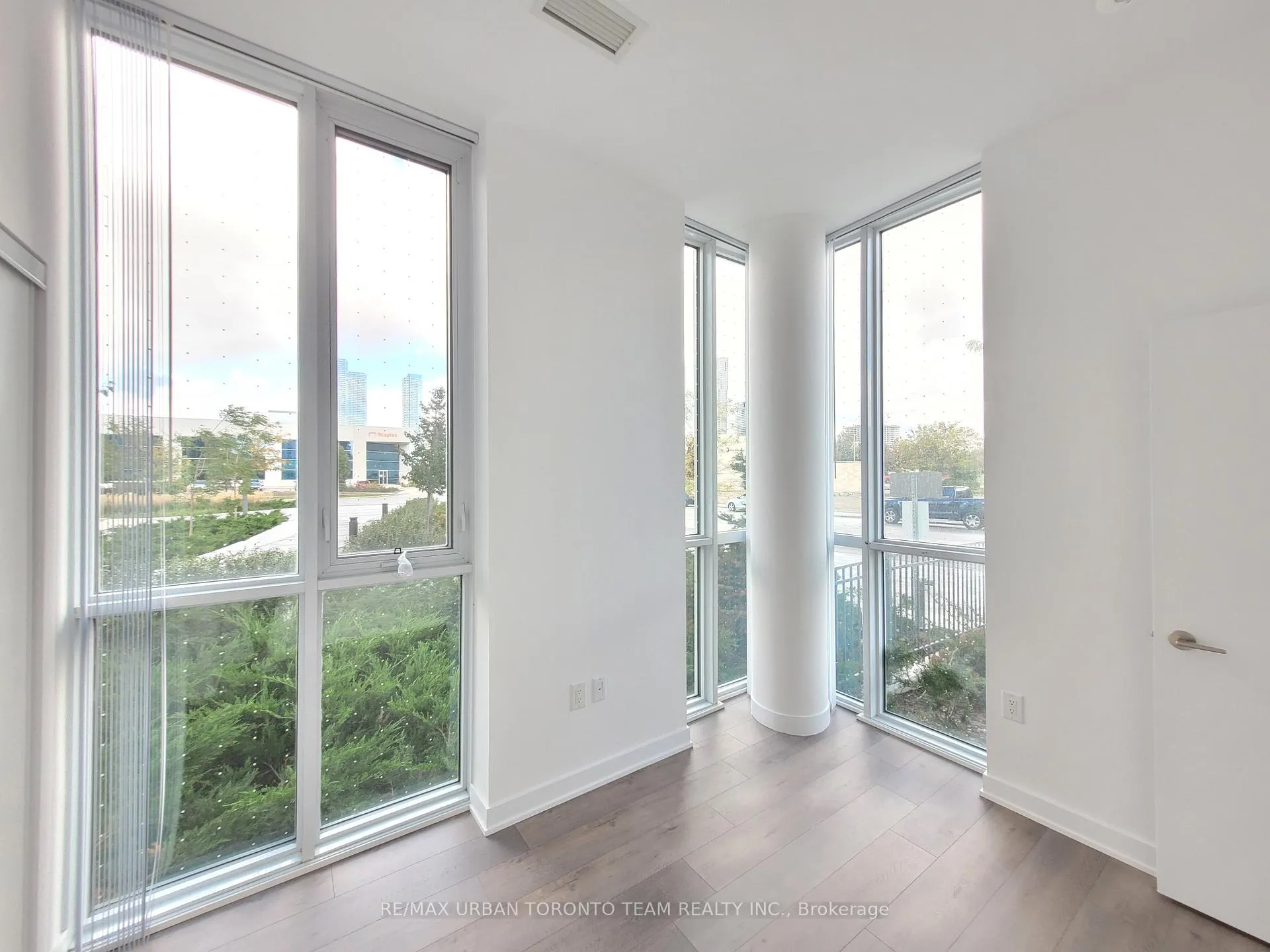 Photo 9 of Unit 106, 60 Honeycrisp Crescent, Vaughan, Vaughan Corporate Centre — HOMEH