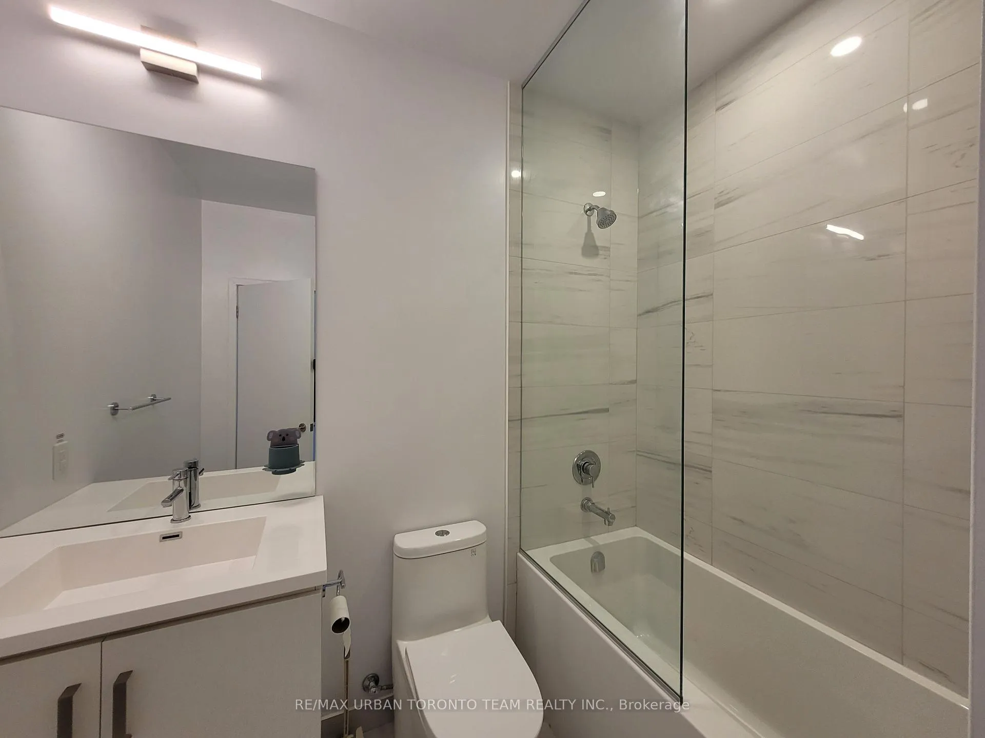 Photo 10 of Unit 106, 60 Honeycrisp Crescent, Vaughan, Vaughan Corporate Centre — HOMEH