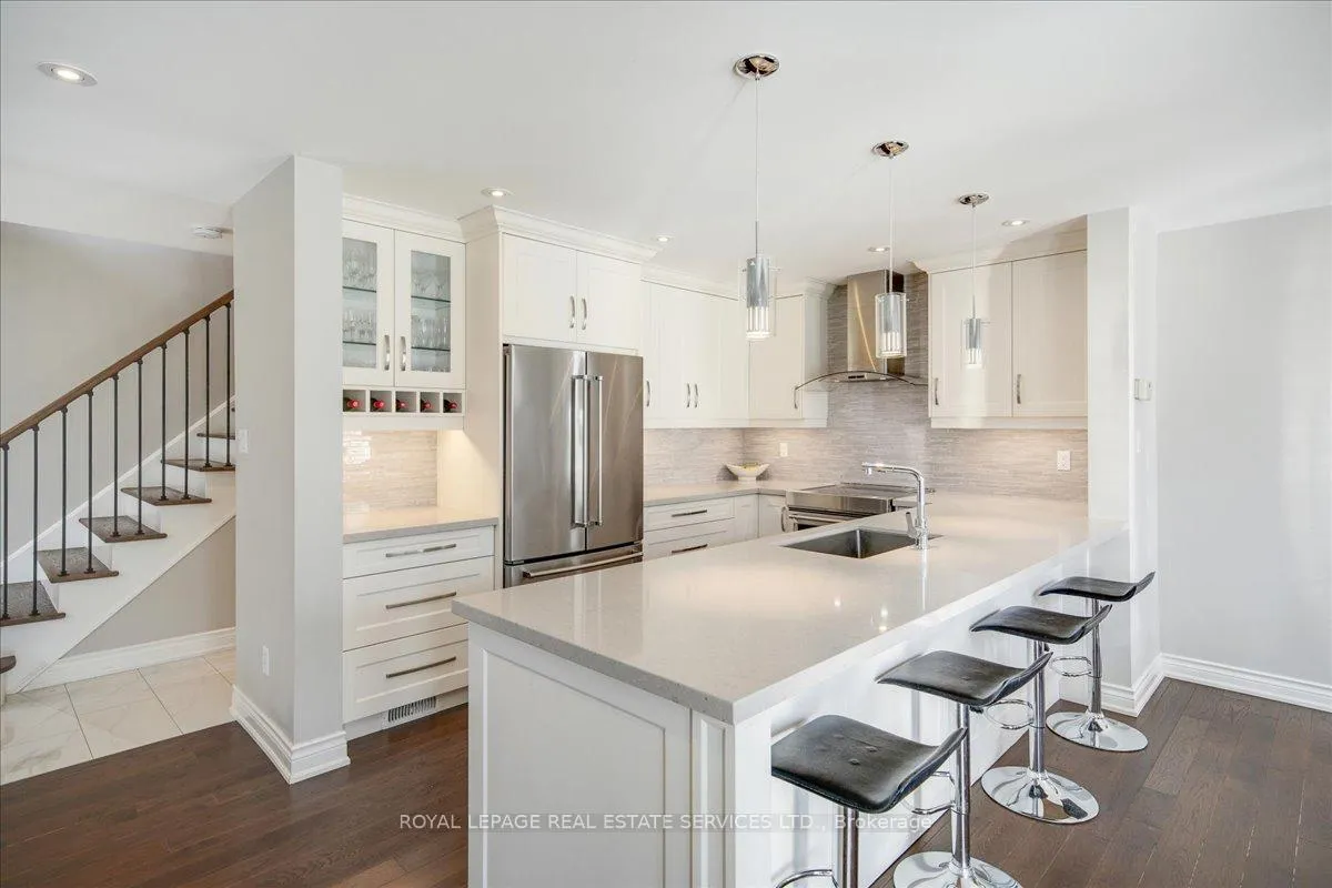 Photo 14 of 2157 Forest Gate Park, Oakville, West Oak Trails — HOMEH