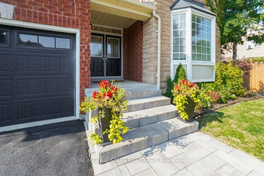 Photo 2 of 67 Rosena Lane, Uxbridge — HOMEH
