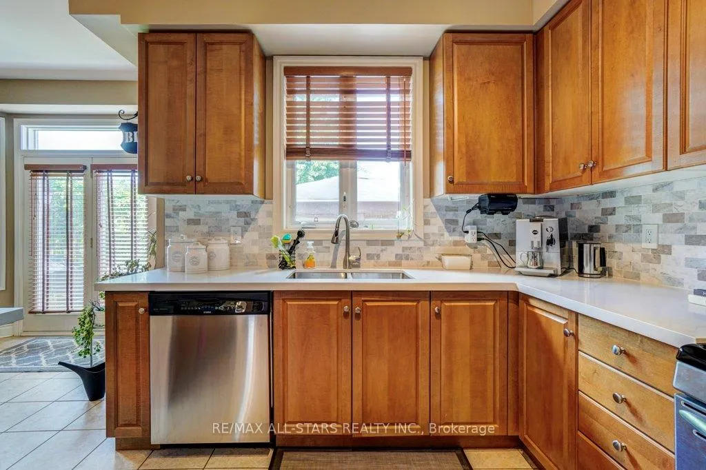 Photo 13 of 67 Rosena Lane, Uxbridge — HOMEH