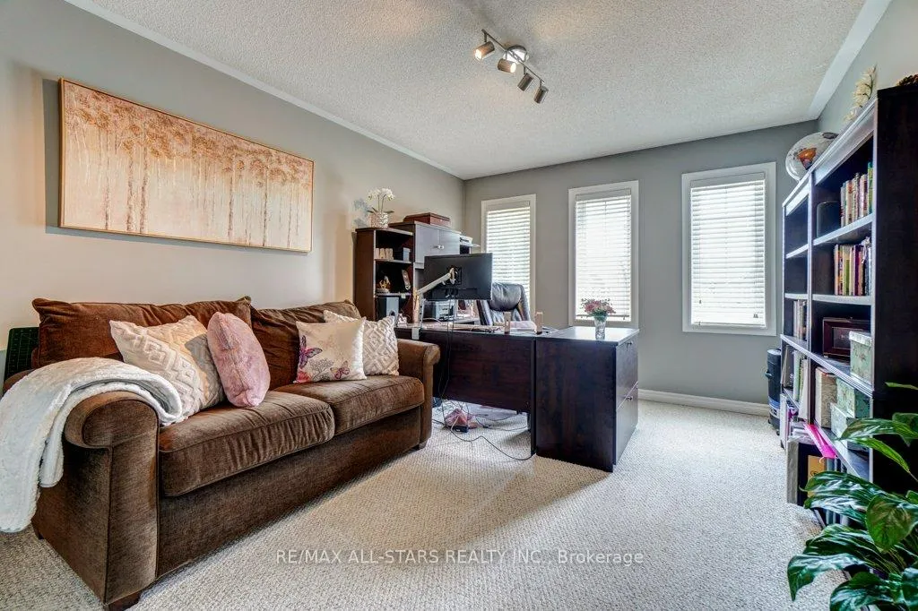 Photo 33 of 67 Rosena Lane, Uxbridge — HOMEH