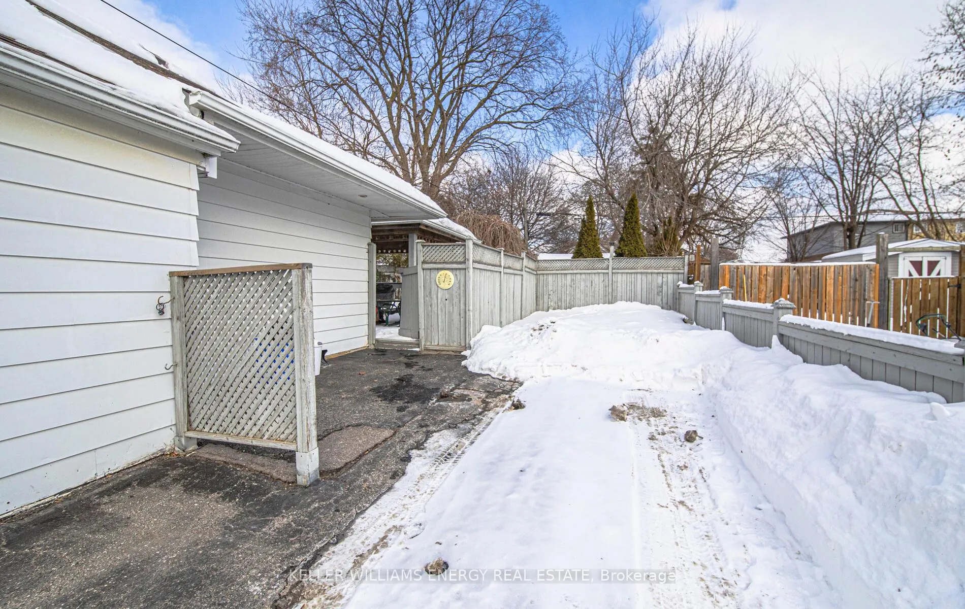 Photo 4 of 449 Cromwell Avenue, Oshawa, Vanier — HOMEH