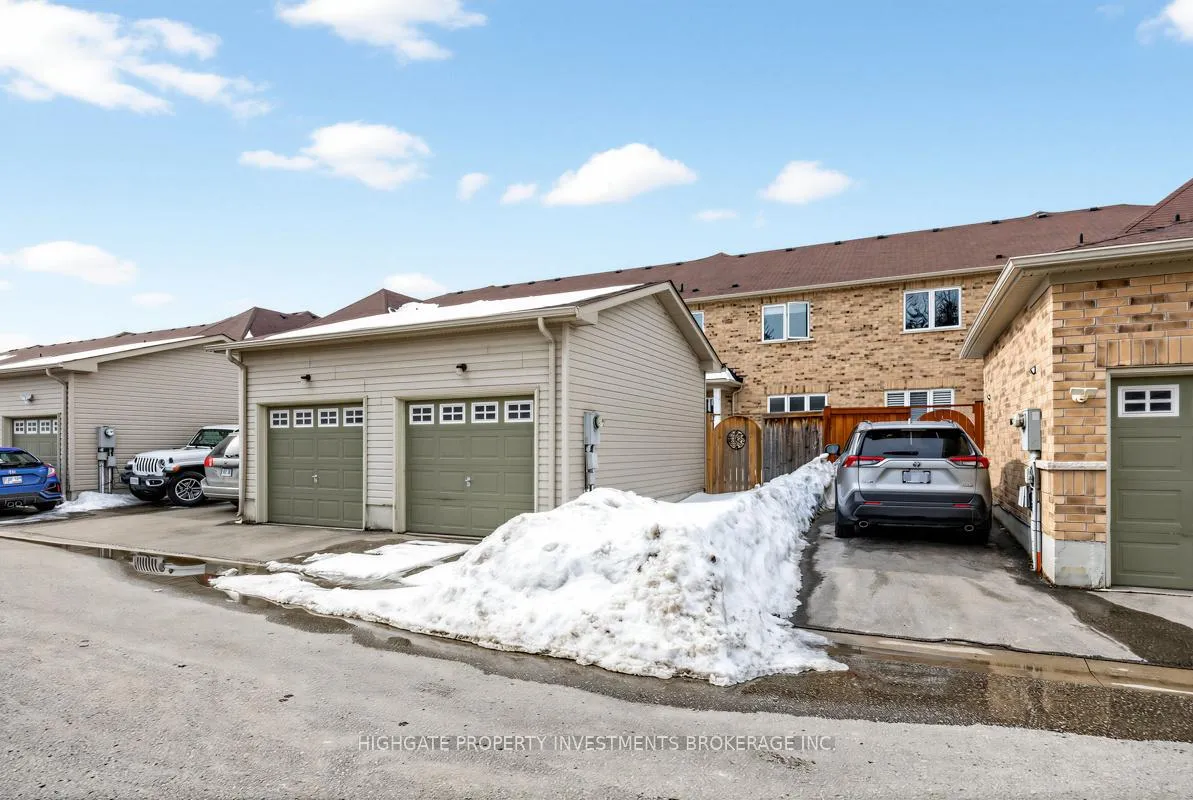 Photo 5 of 2571 Canadian Street, Pickering, Duffin Heights — HOMEH