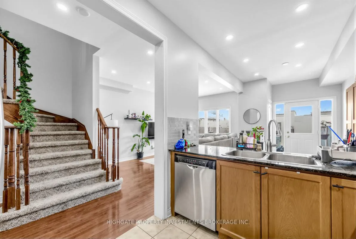 Photo 10 of 2571 Canadian Street, Pickering, Duffin Heights — HOMEH