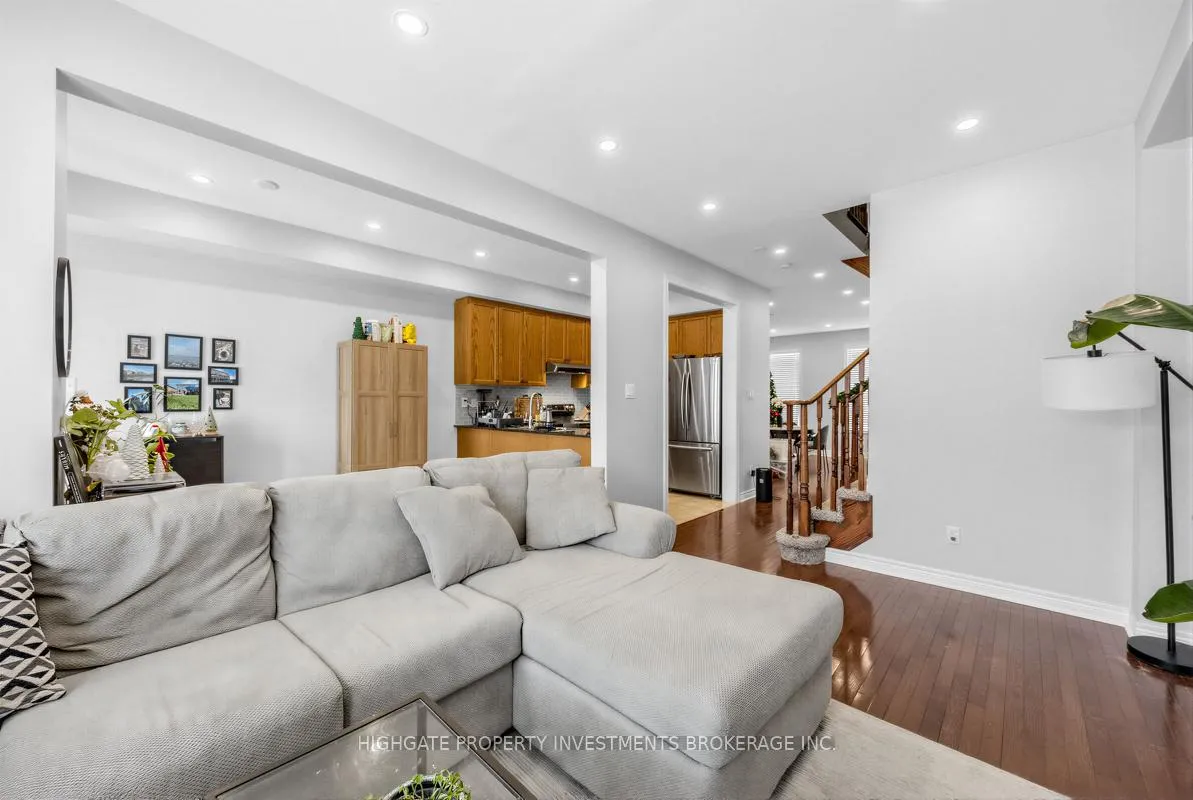 Photo 13 of 2571 Canadian Street, Pickering, Duffin Heights — HOMEH