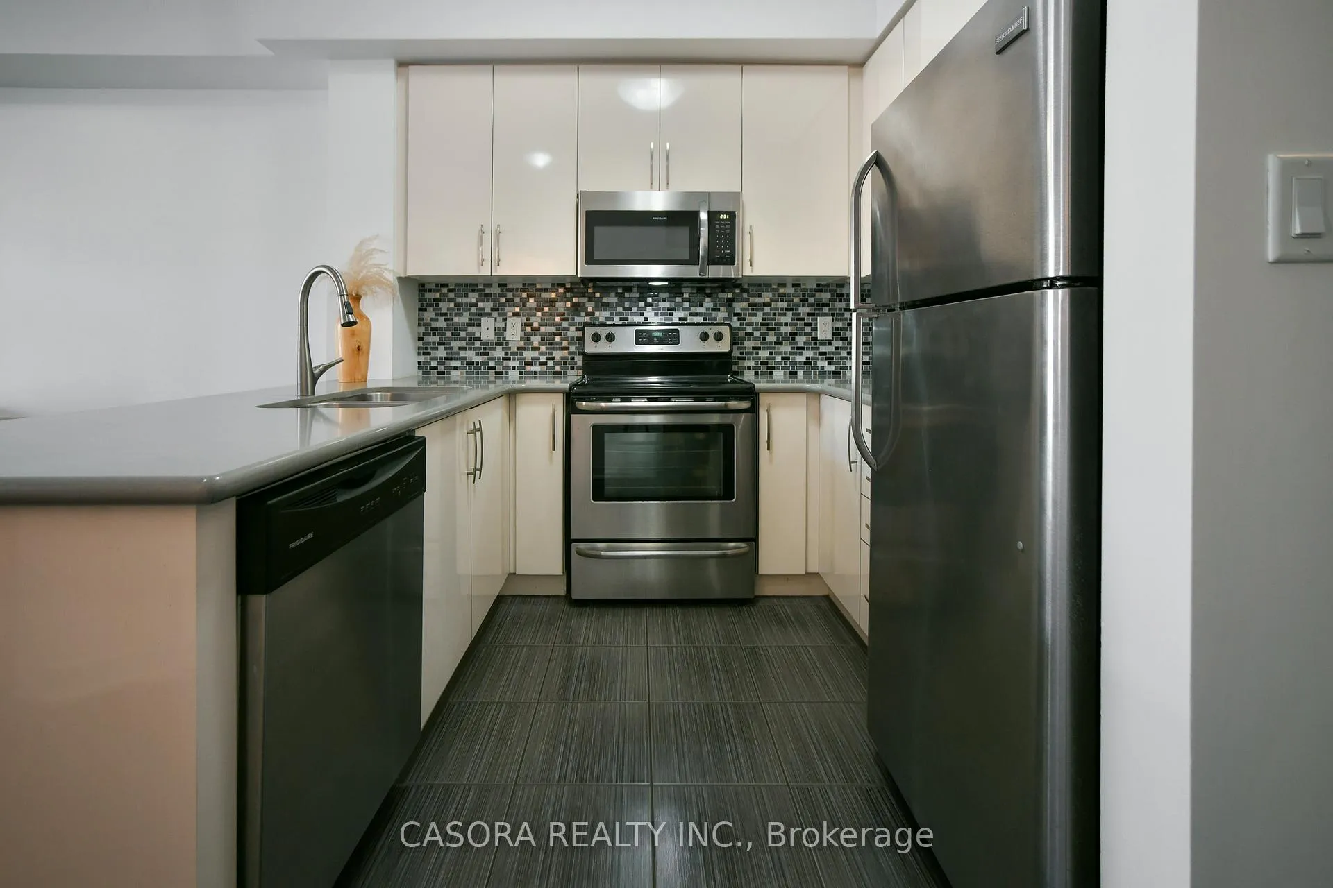 Photo 13 of Unit 317, 5317 Upper Middle Road, Burlington, Orchard — HOMEH