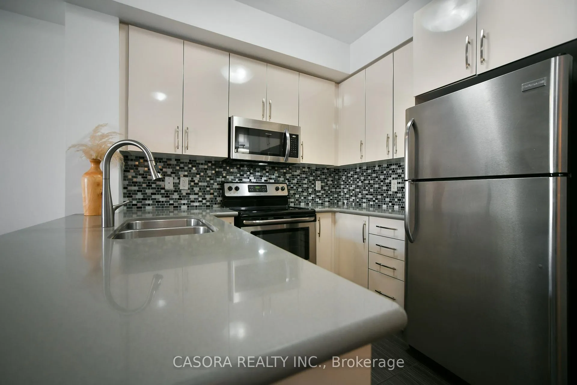 Photo 14 of Unit 317, 5317 Upper Middle Road, Burlington, Orchard — HOMEH