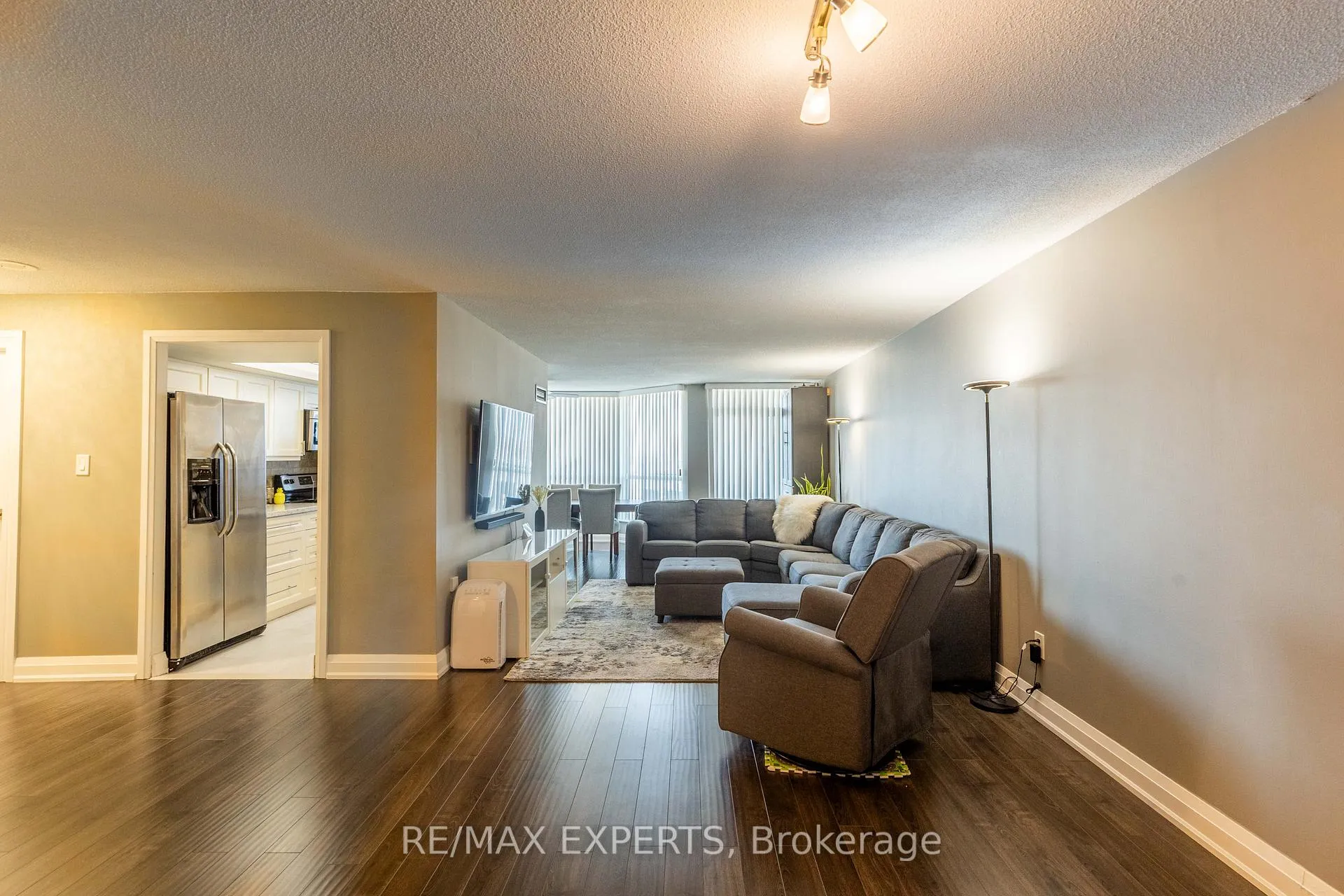 Photo 3 of Unit 1708, 3 Rowntree Road, Etobicoke, Mount Olive-Silverstone-Jamestown — HOMEH