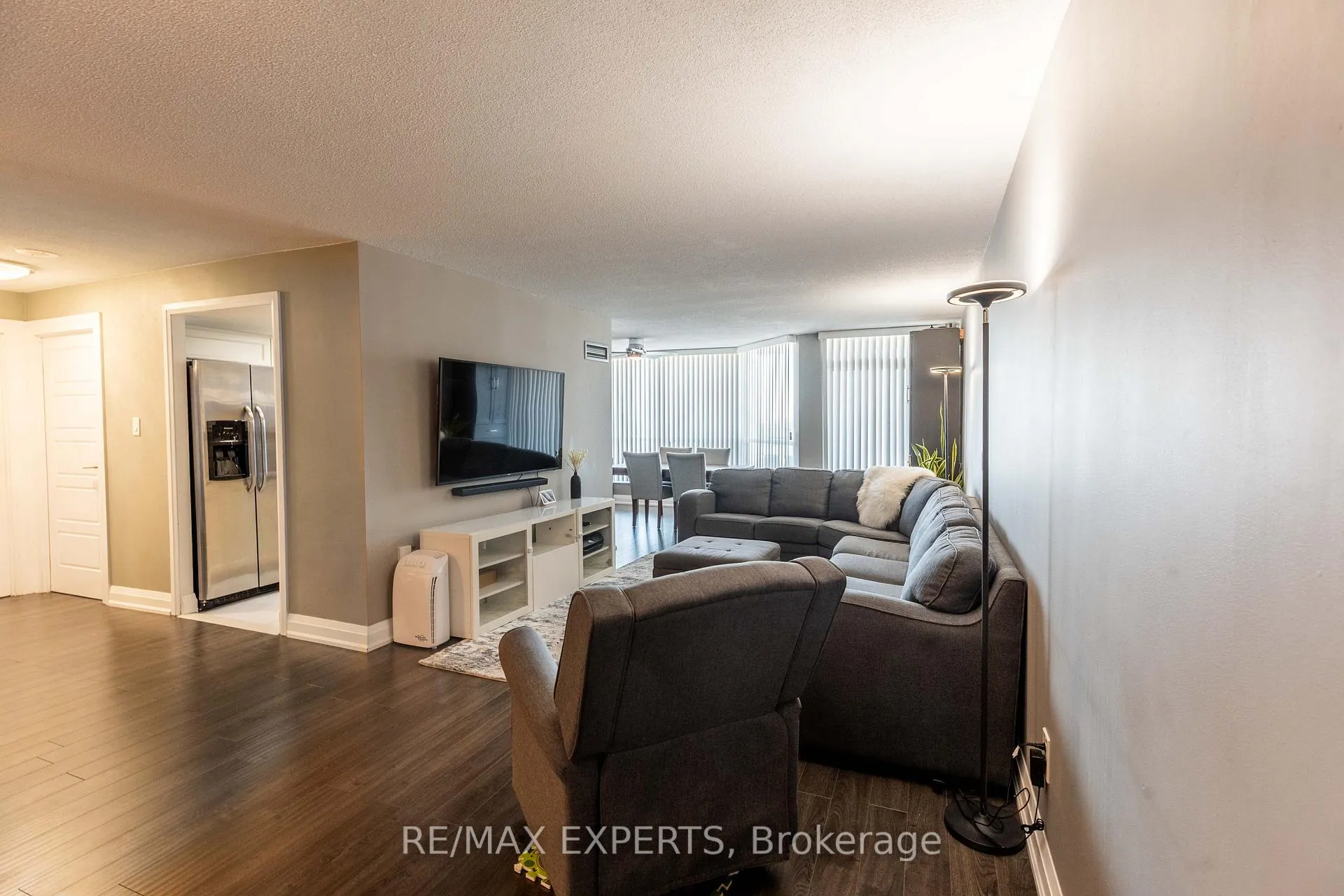 Photo 5 of Unit 1708, 3 Rowntree Road, Etobicoke, Mount Olive-Silverstone-Jamestown — HOMEH