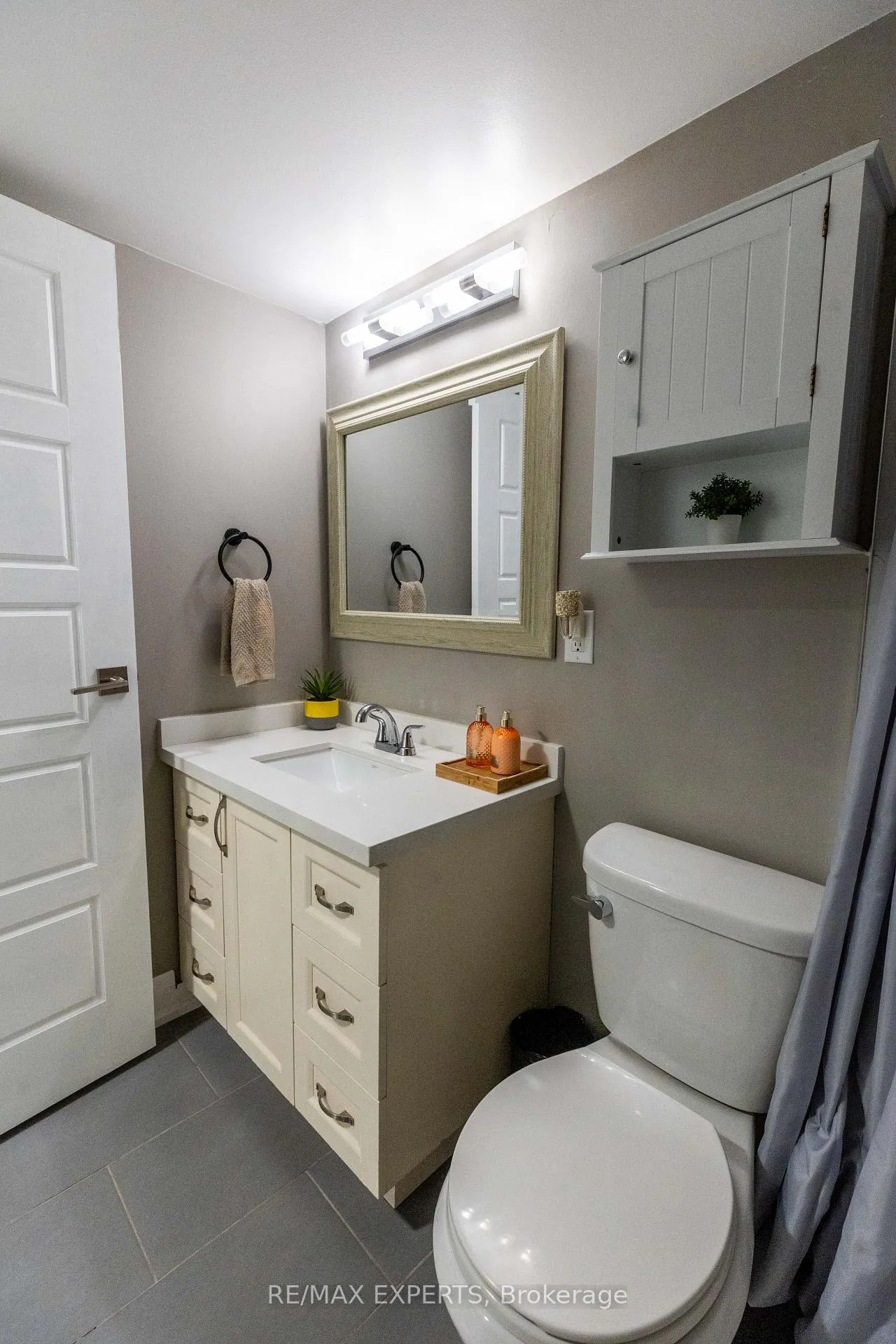 Photo 10 of Unit 1708, 3 Rowntree Road, Etobicoke, Mount Olive-Silverstone-Jamestown — HOMEH