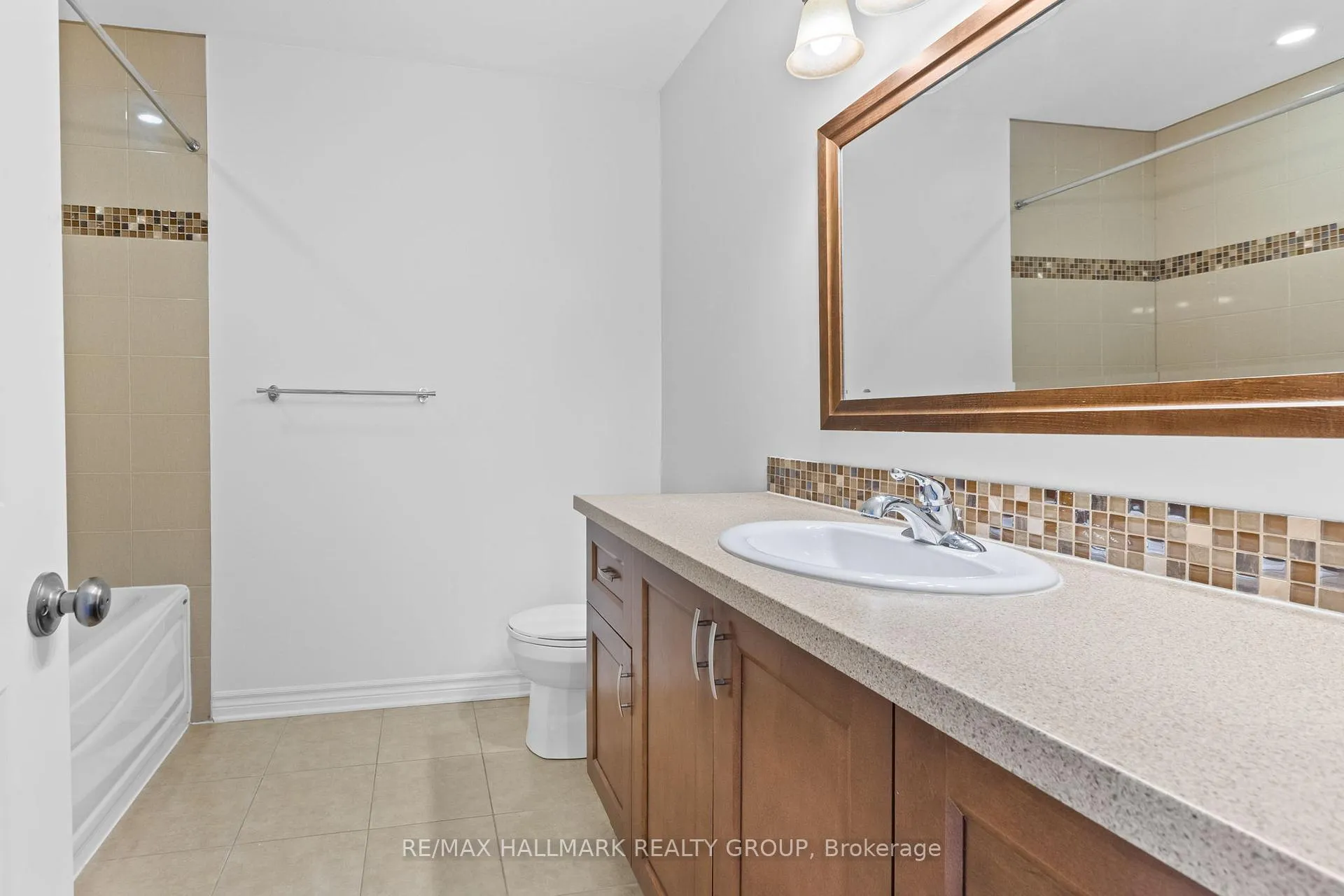 Photo 26 of 117 Abetti Ridge, Ottawa, Barrhaven - Stonebridge — HOMEH