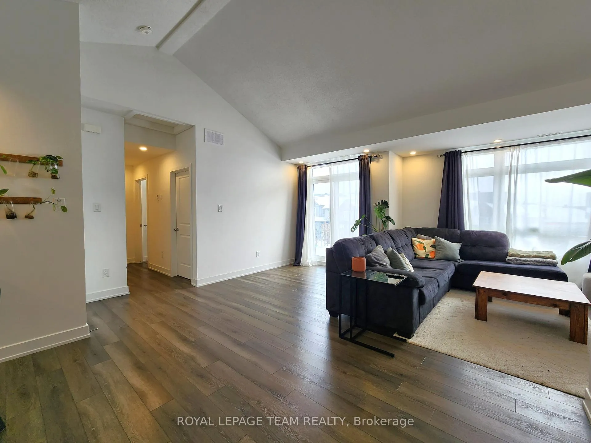 Photo 5 of Unit I, 380 Rolling Meadows Crescent, Ottawa, Mer Bleue/Bradley Estates/Anderson Park — HOMEH