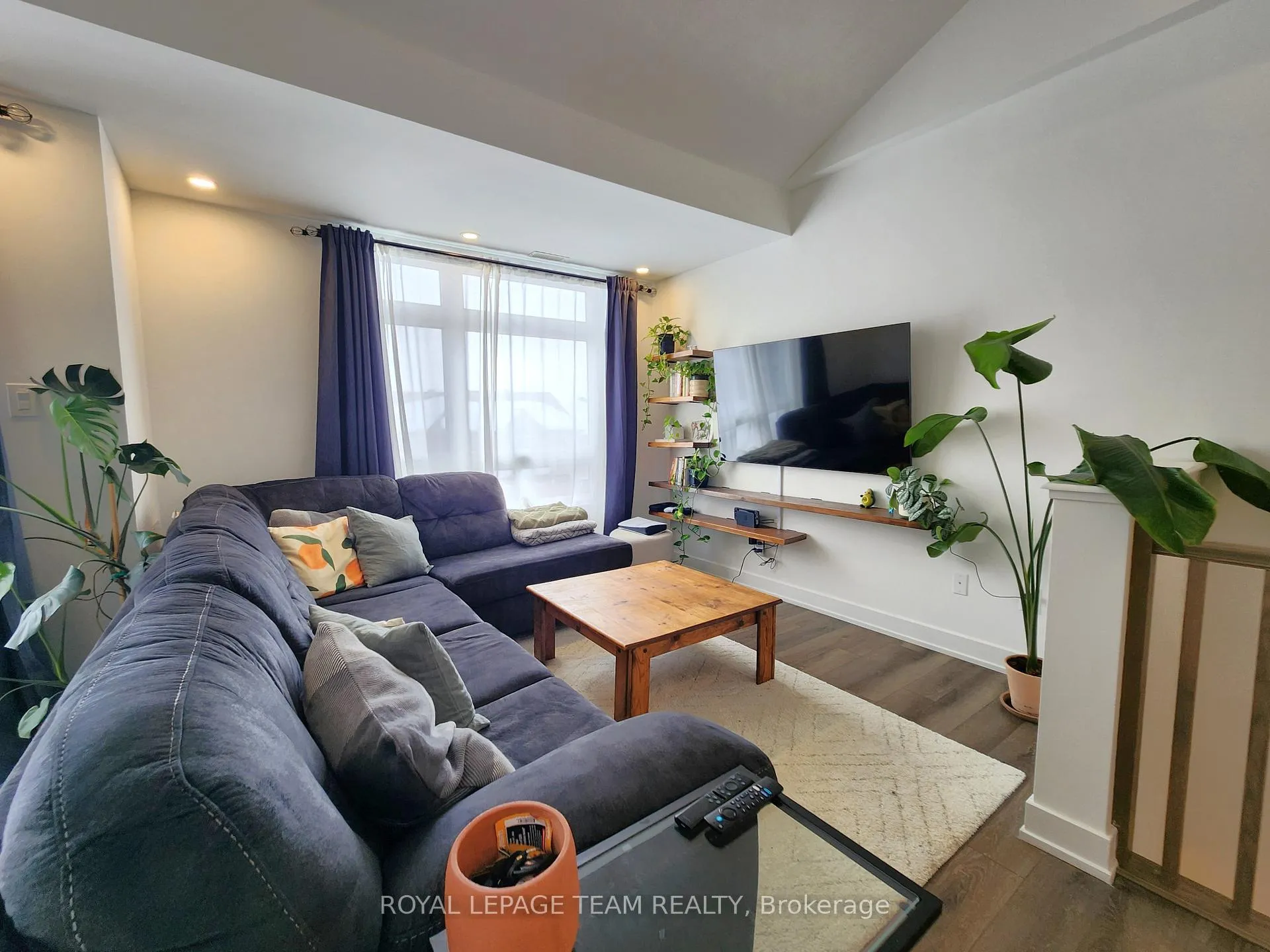 Photo 9 of Unit I, 380 Rolling Meadows Crescent, Ottawa, Mer Bleue/Bradley Estates/Anderson Park — HOMEH