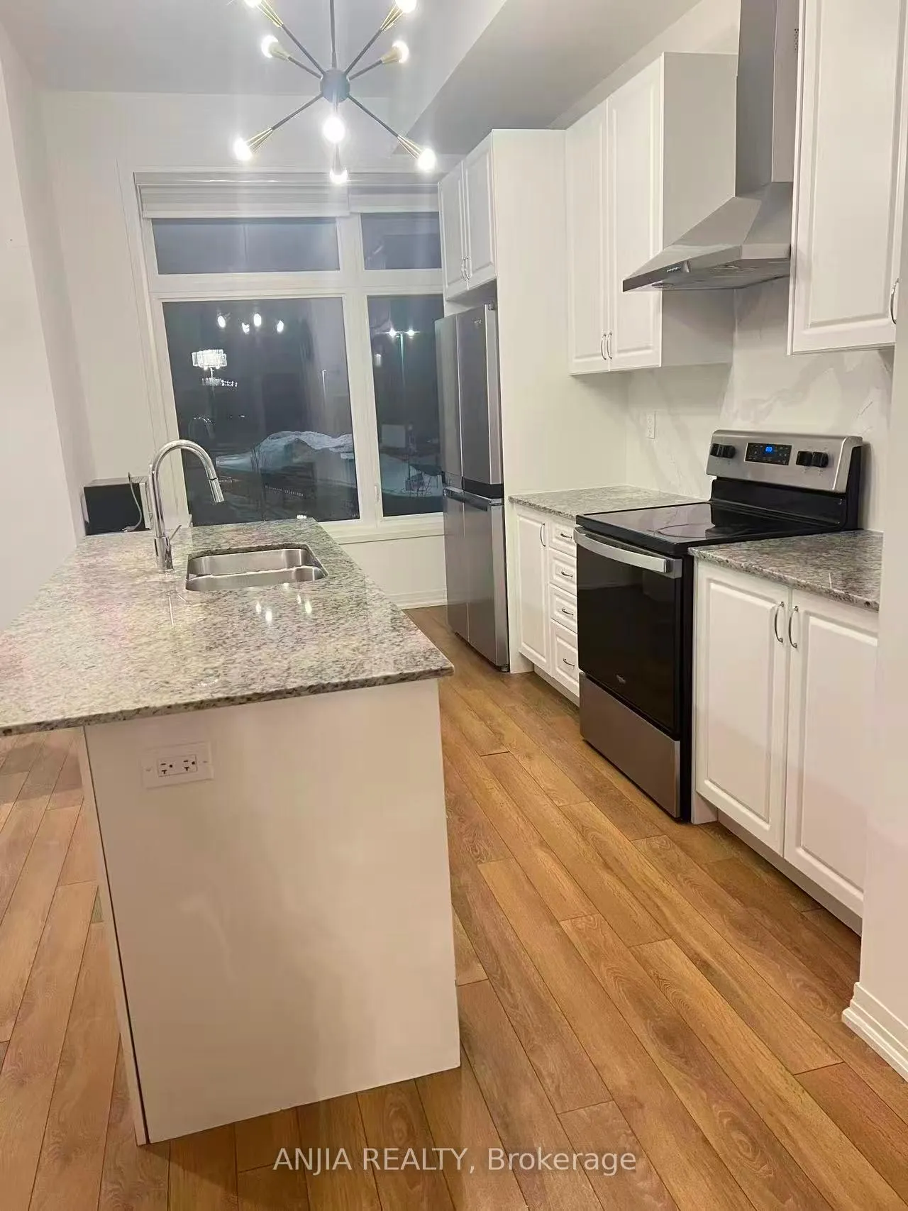 Photo 2 of 119 Markland Street, Markham, Cachet — HOMEH