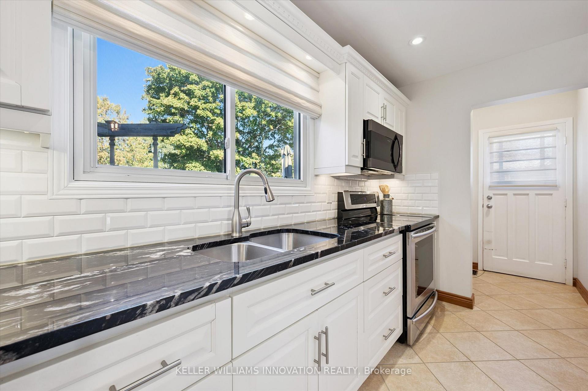 Photo 10 of 153 Forestwood Drive, Kitchener — HOMEH