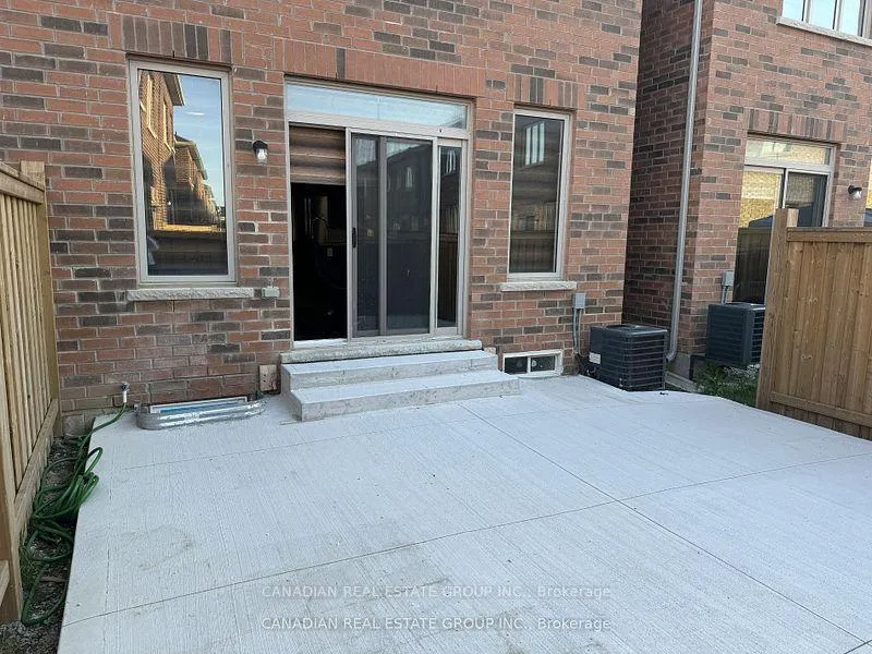 Photo 5 of 79 Adventura Road, Brampton, Northwest Brampton — HOMEH