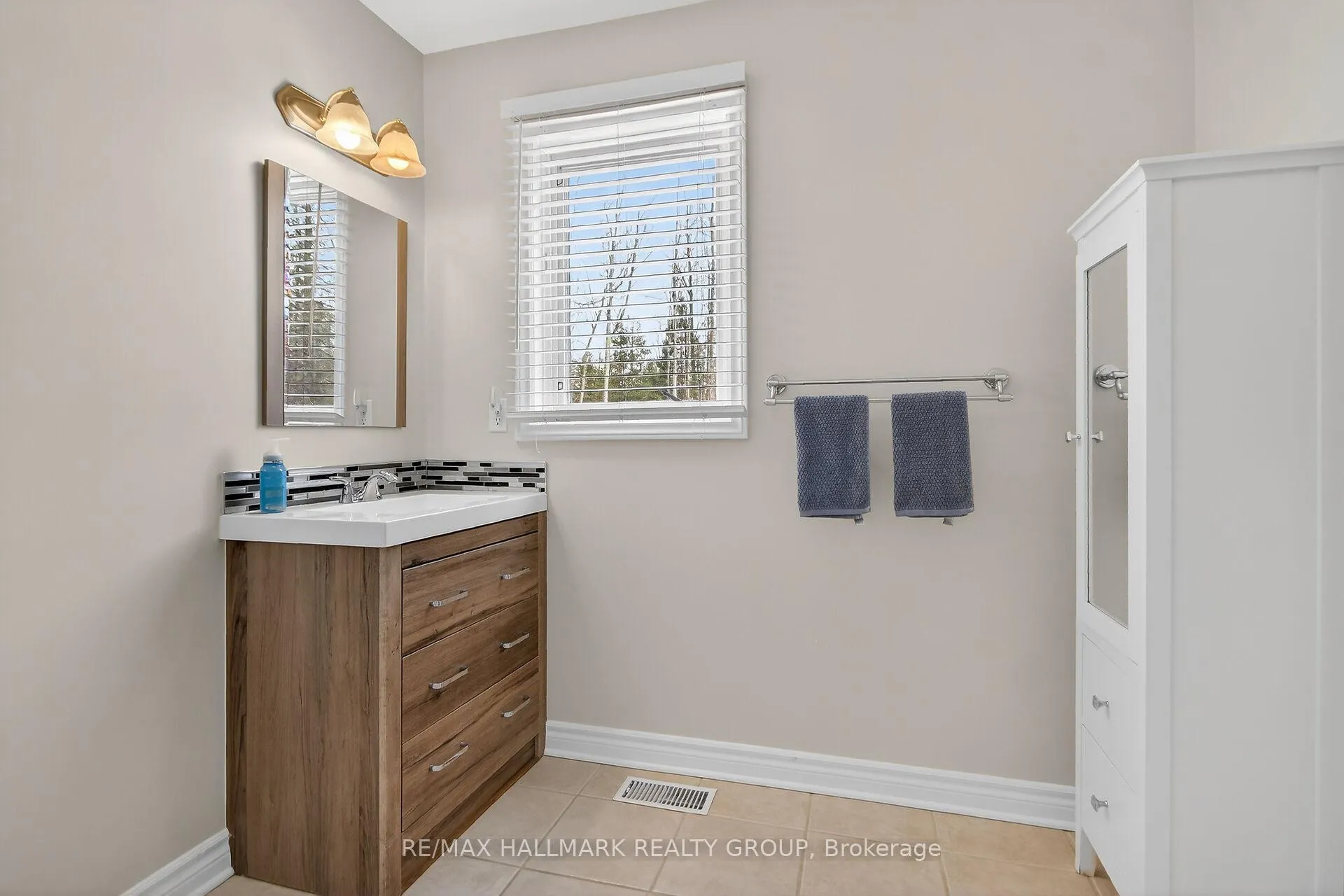 Photo 25 of 129 Mockingbird Lane, Beckwith, Beckwith Twp — HOMEH
