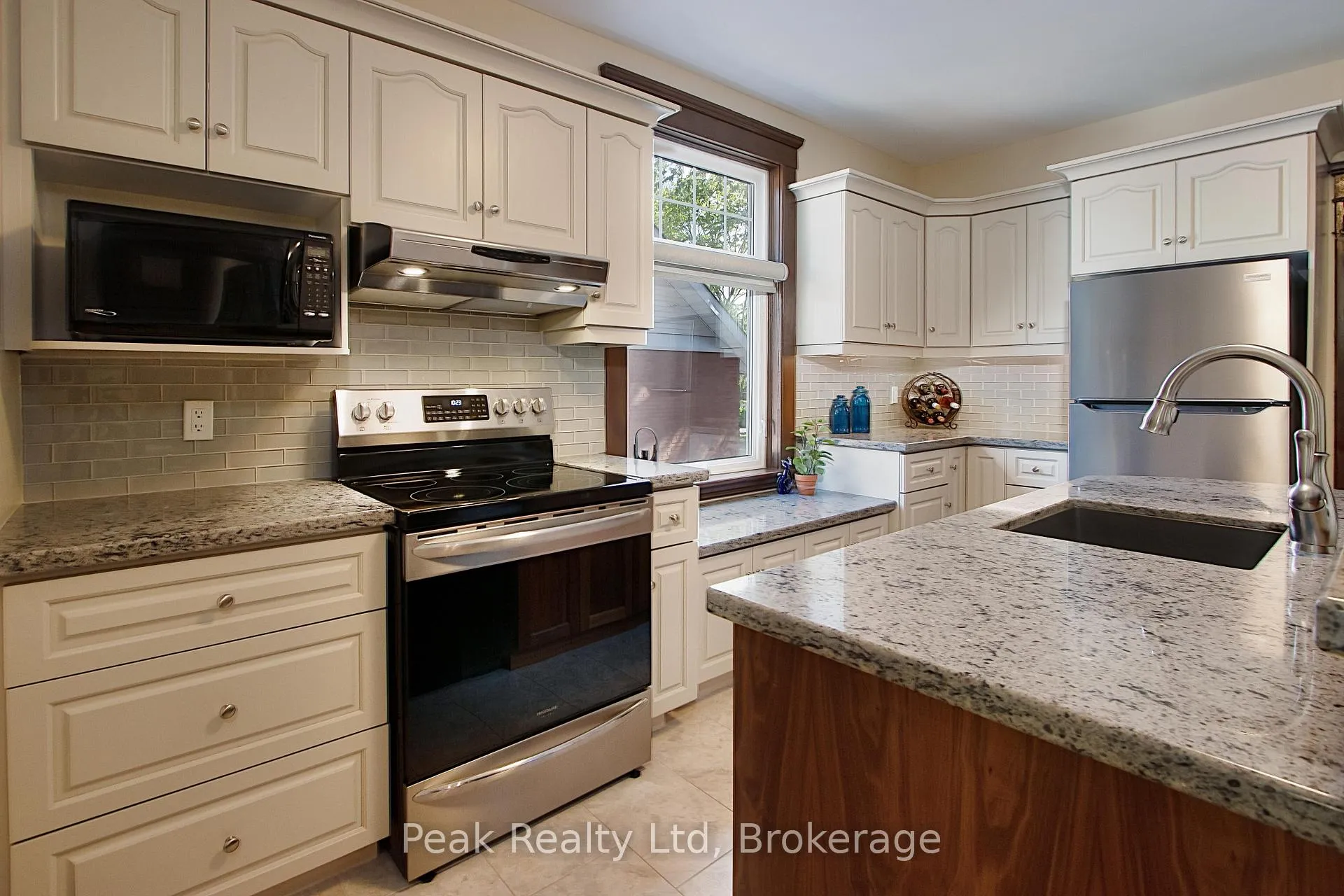 Photo 18 of 212 Front Street, Stratford — HOMEH