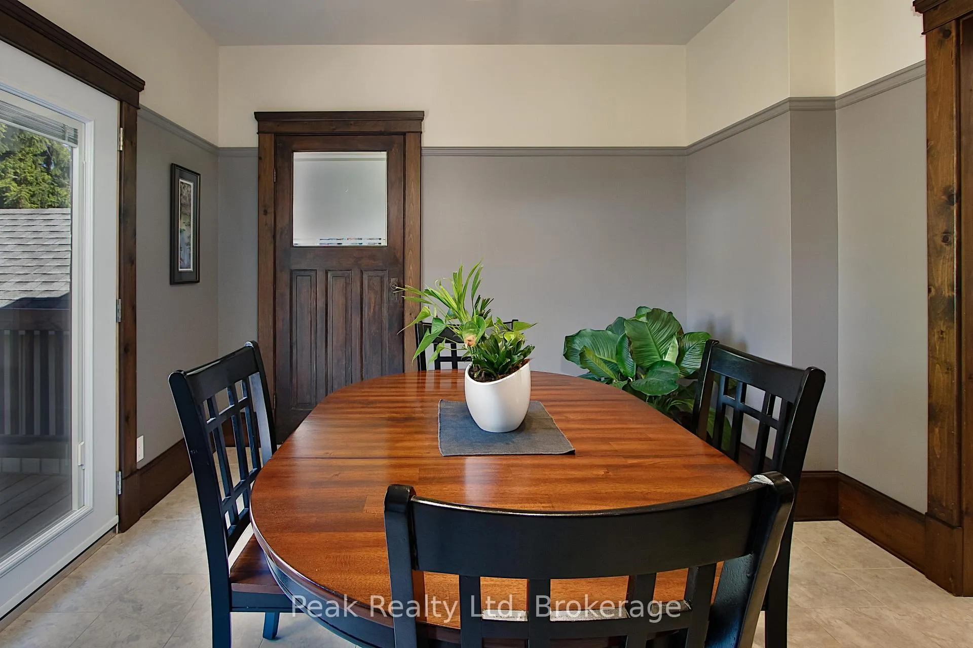 Photo 22 of 212 Front Street, Stratford — HOMEH