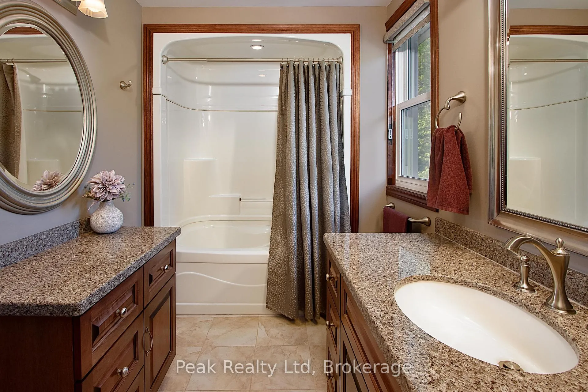 Photo 38 of 212 Front Street, Stratford — HOMEH