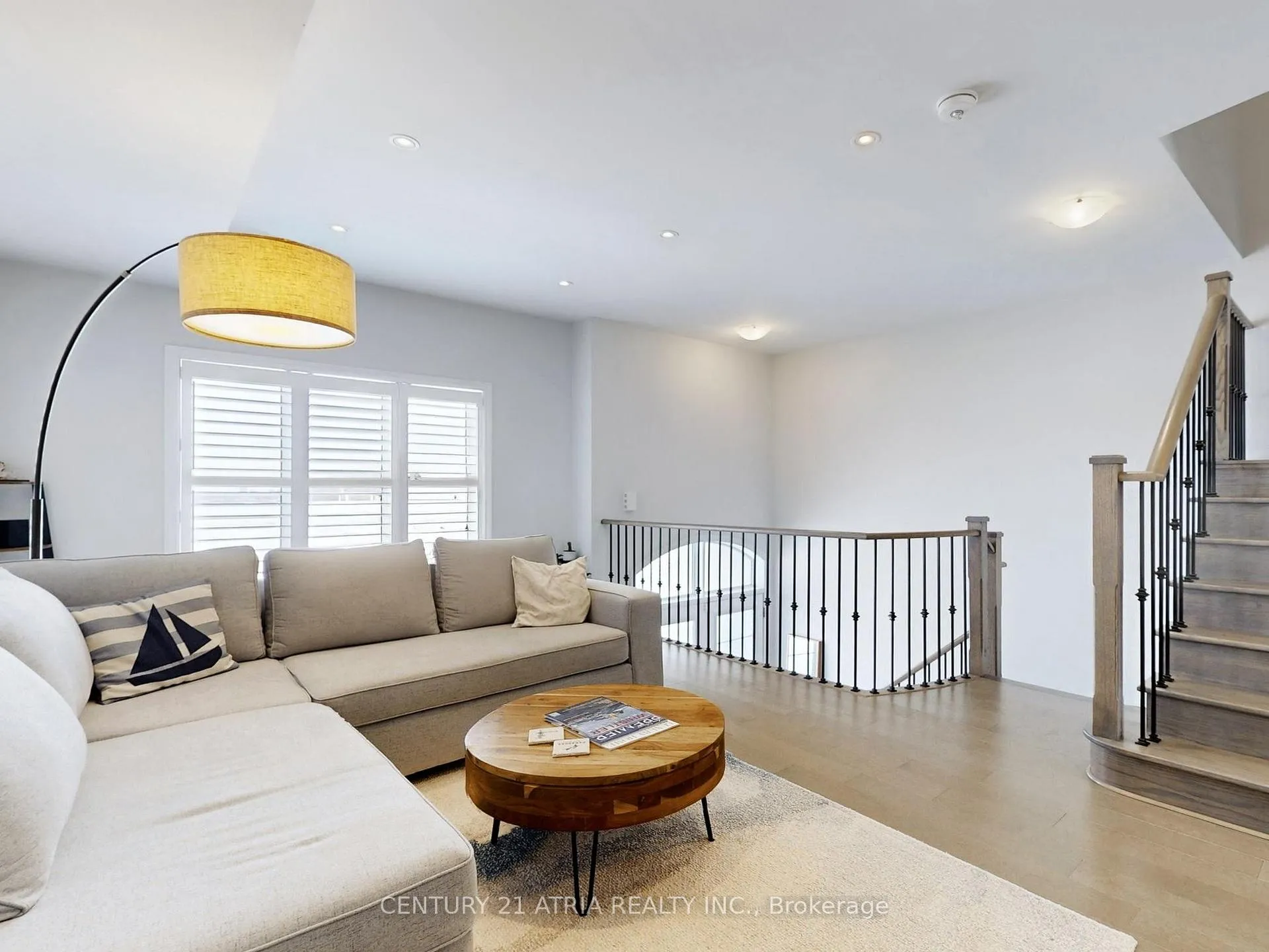 Photo 2 of 46 Campobello Street, Vaughan, Patterson — HOMEH