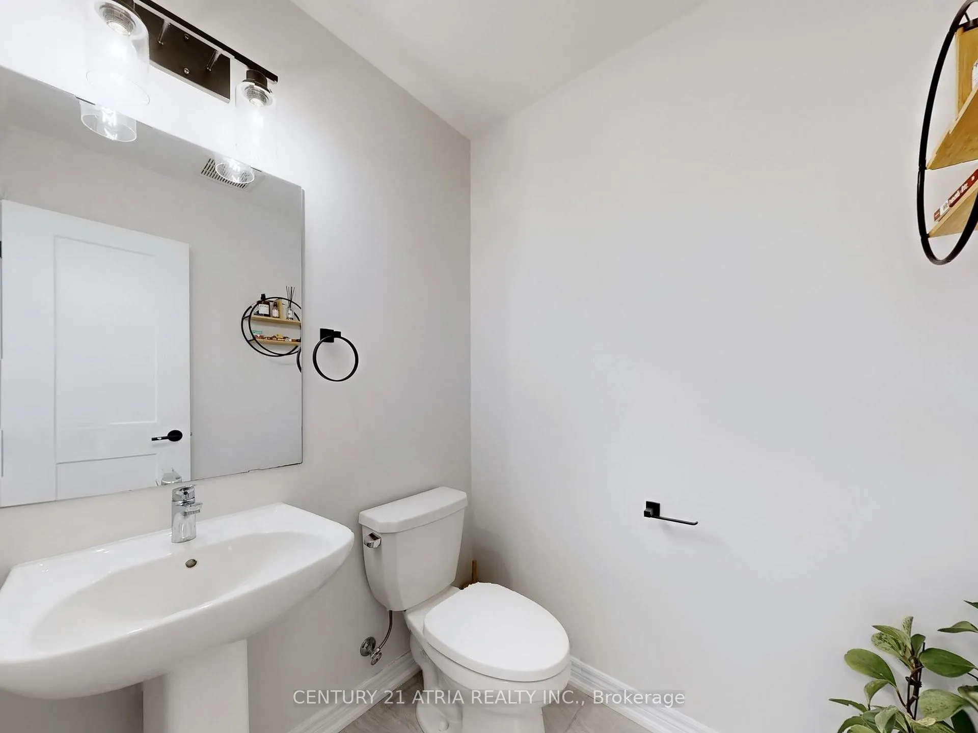 Photo 12 of 46 Campobello Street, Vaughan, Patterson — HOMEH