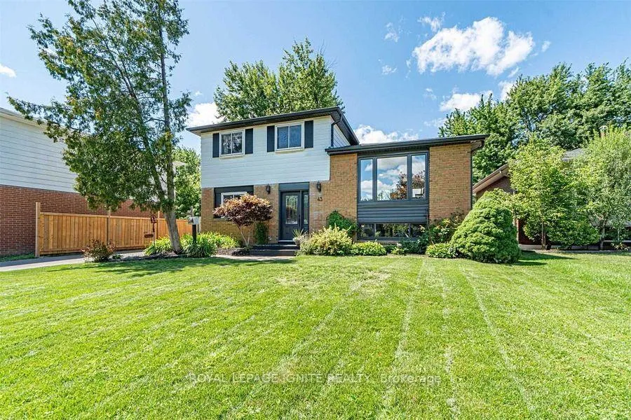 Photo 1 of Unit Upper Level, 43 Edgebrook Crescent, Brampton, Southgate — HOMEH