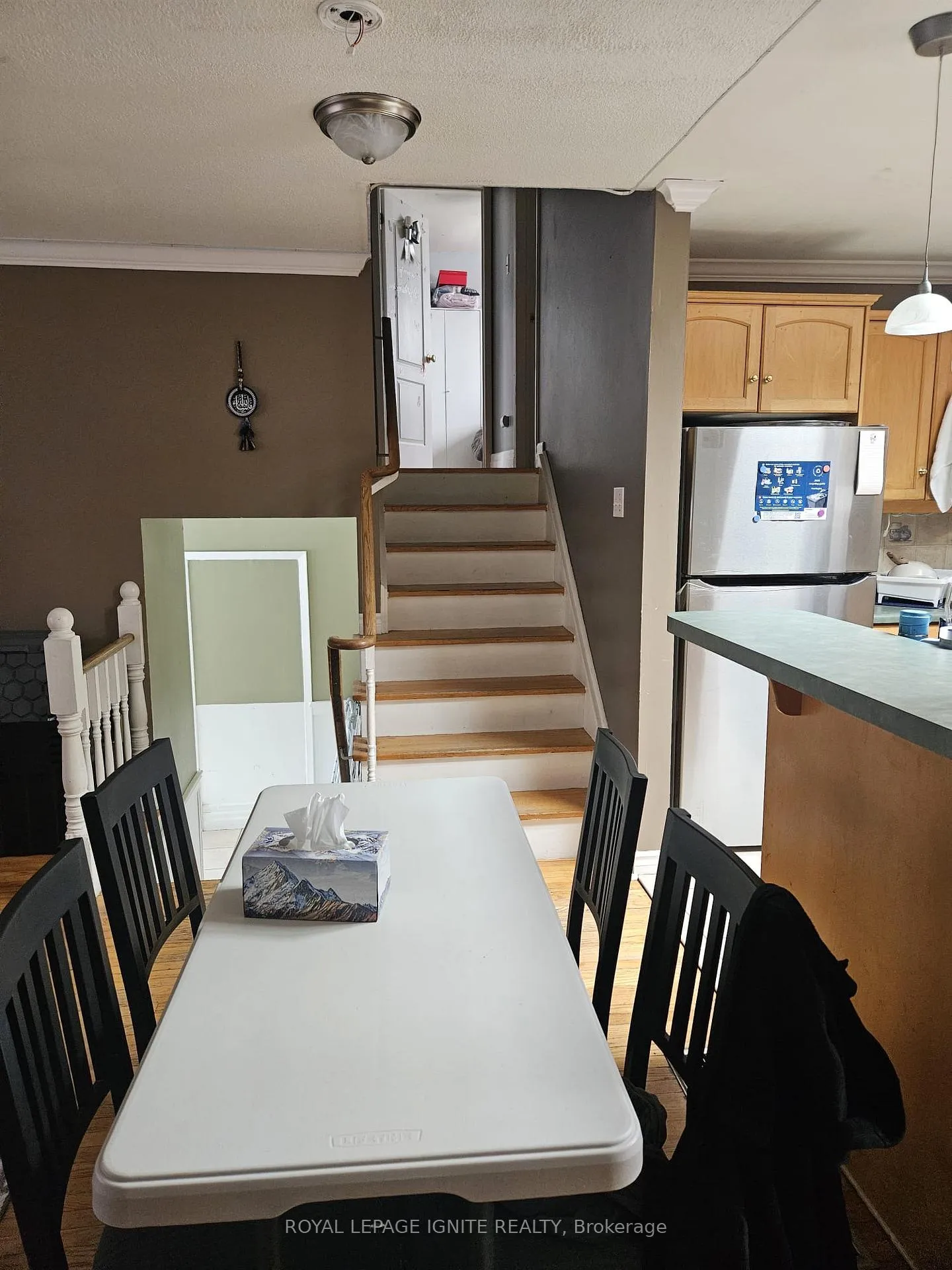 Photo 8 of Unit Upper Level, 43 Edgebrook Crescent, Brampton, Southgate — HOMEH