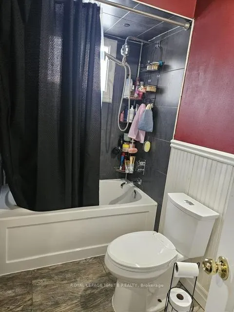 Photo 18 of Unit Upper Level, 43 Edgebrook Crescent, Brampton, Southgate — HOMEH