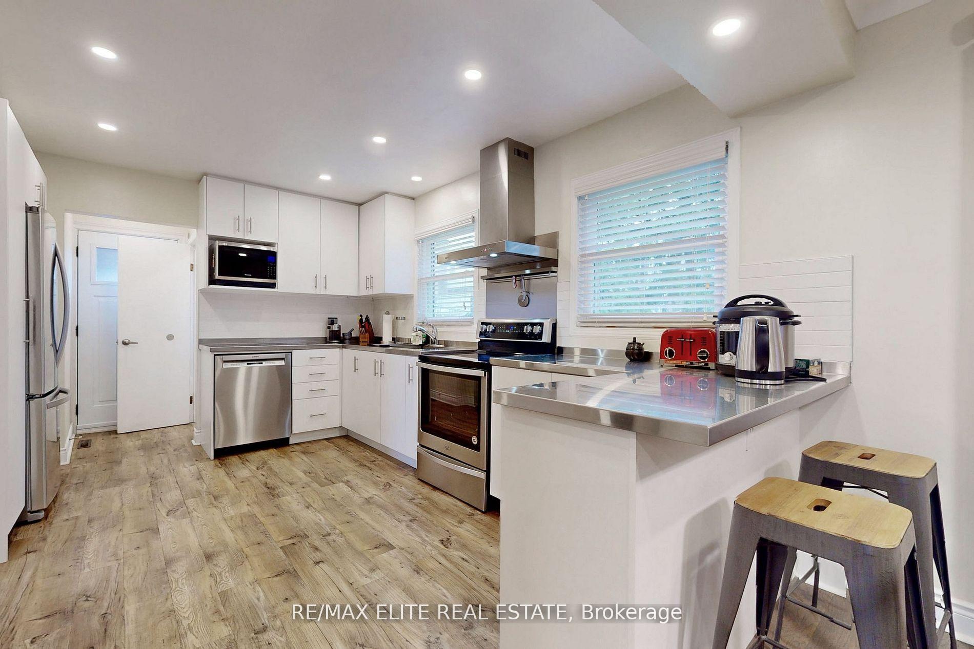 Photo 2 of 50 Henderson Avenue, Markham, Grandview — HOMEH