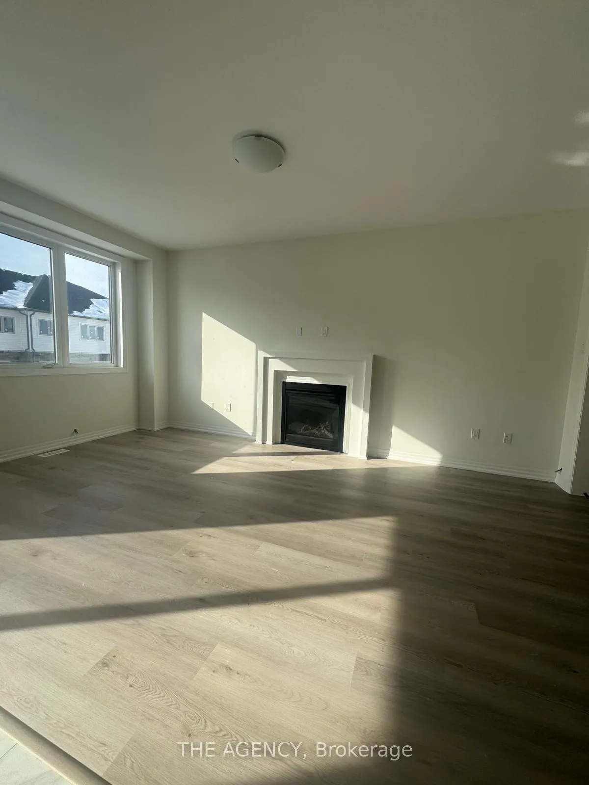 Photo 6 of 2411 Laurelview Street, Oshawa, Kedron — HOMEH