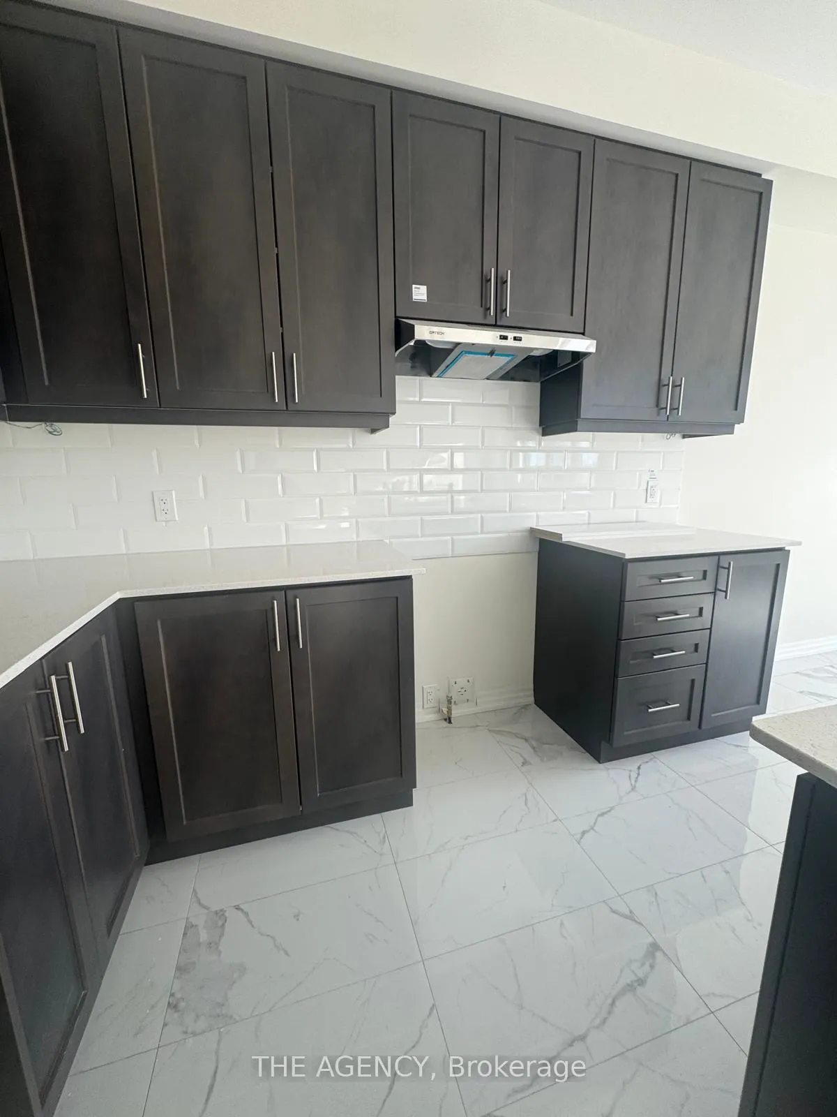 Photo 8 of 2411 Laurelview Street, Oshawa, Kedron — HOMEH