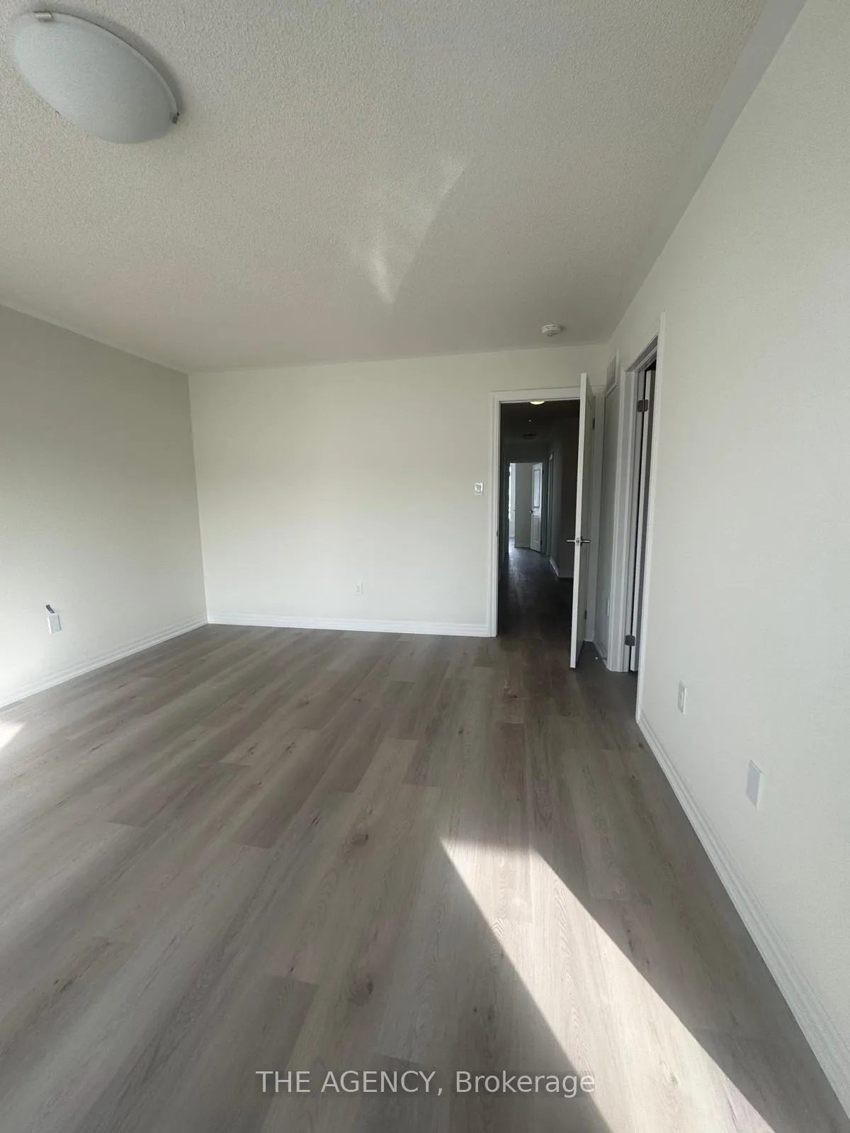 Photo 19 of 2411 Laurelview Street, Oshawa, Kedron — HOMEH