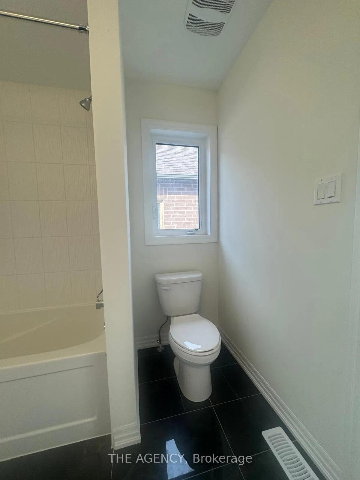 Photo 23 of 2411 Laurelview Street, Oshawa, Kedron — HOMEH