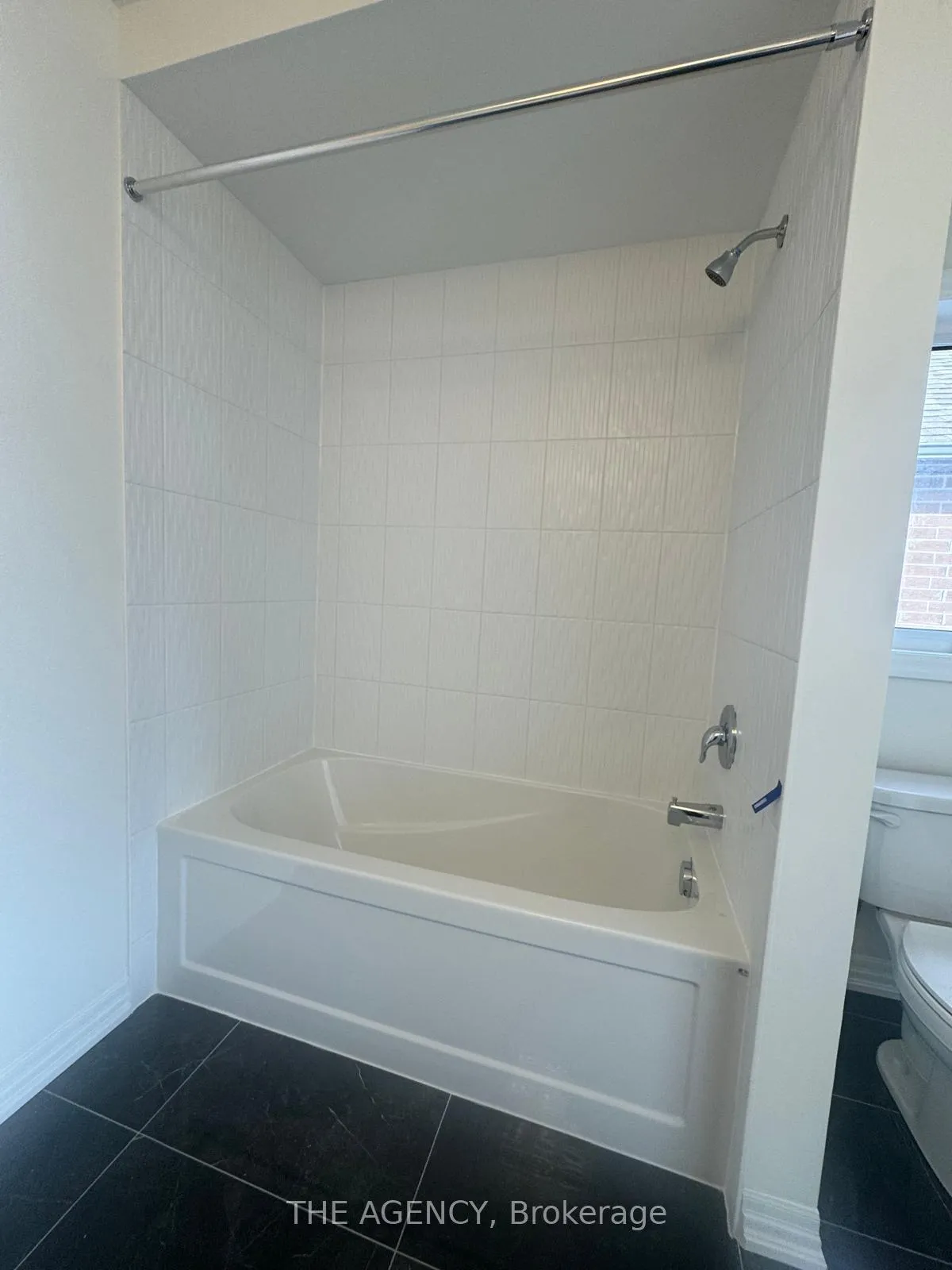 Photo 24 of 2411 Laurelview Street, Oshawa, Kedron — HOMEH