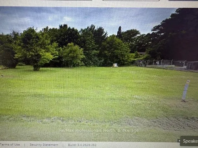 Front of 9 Scott Drive W