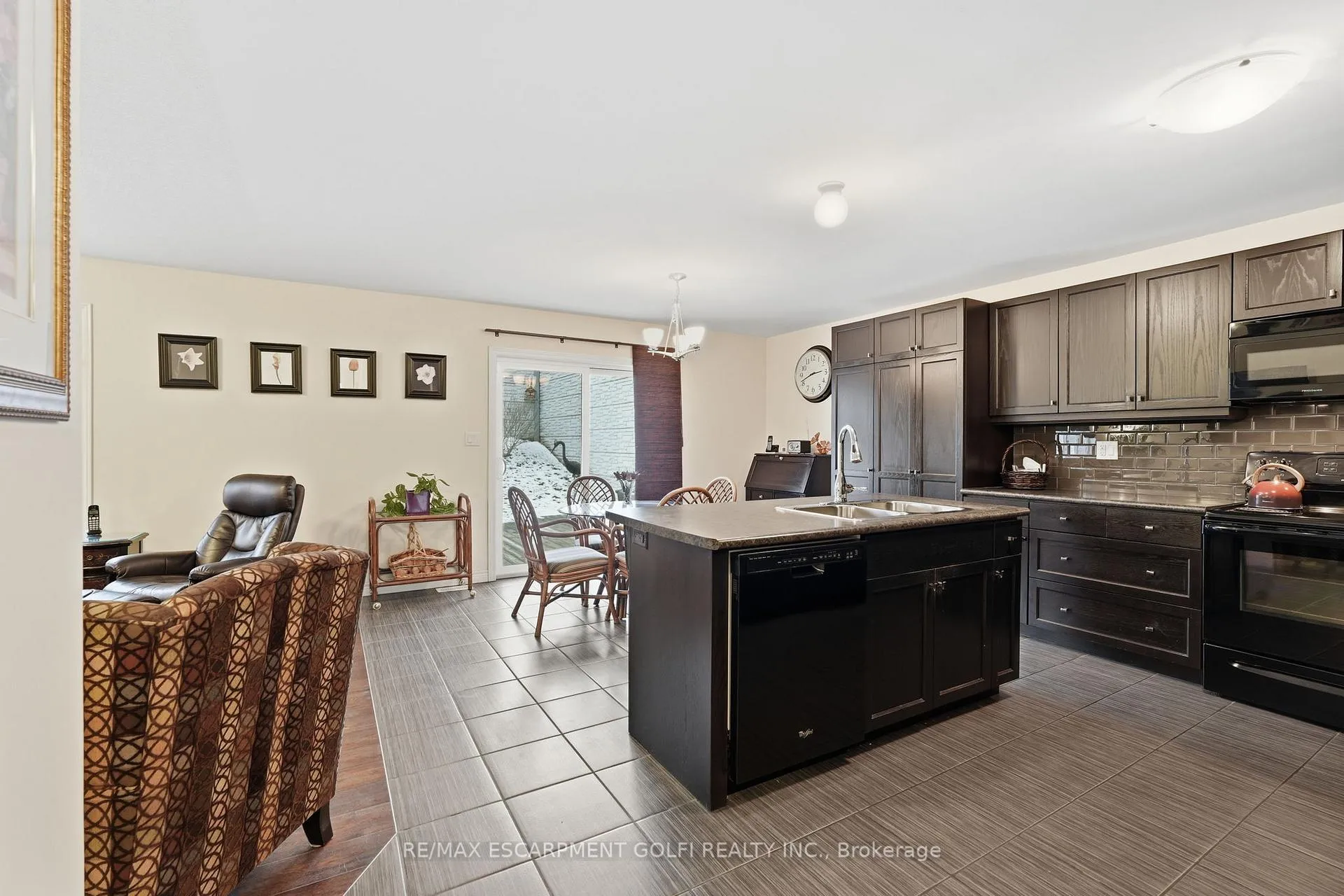Photo 6 of 76 Lorne Avenue, Grimsby, Grimsby Beach — HOMEH