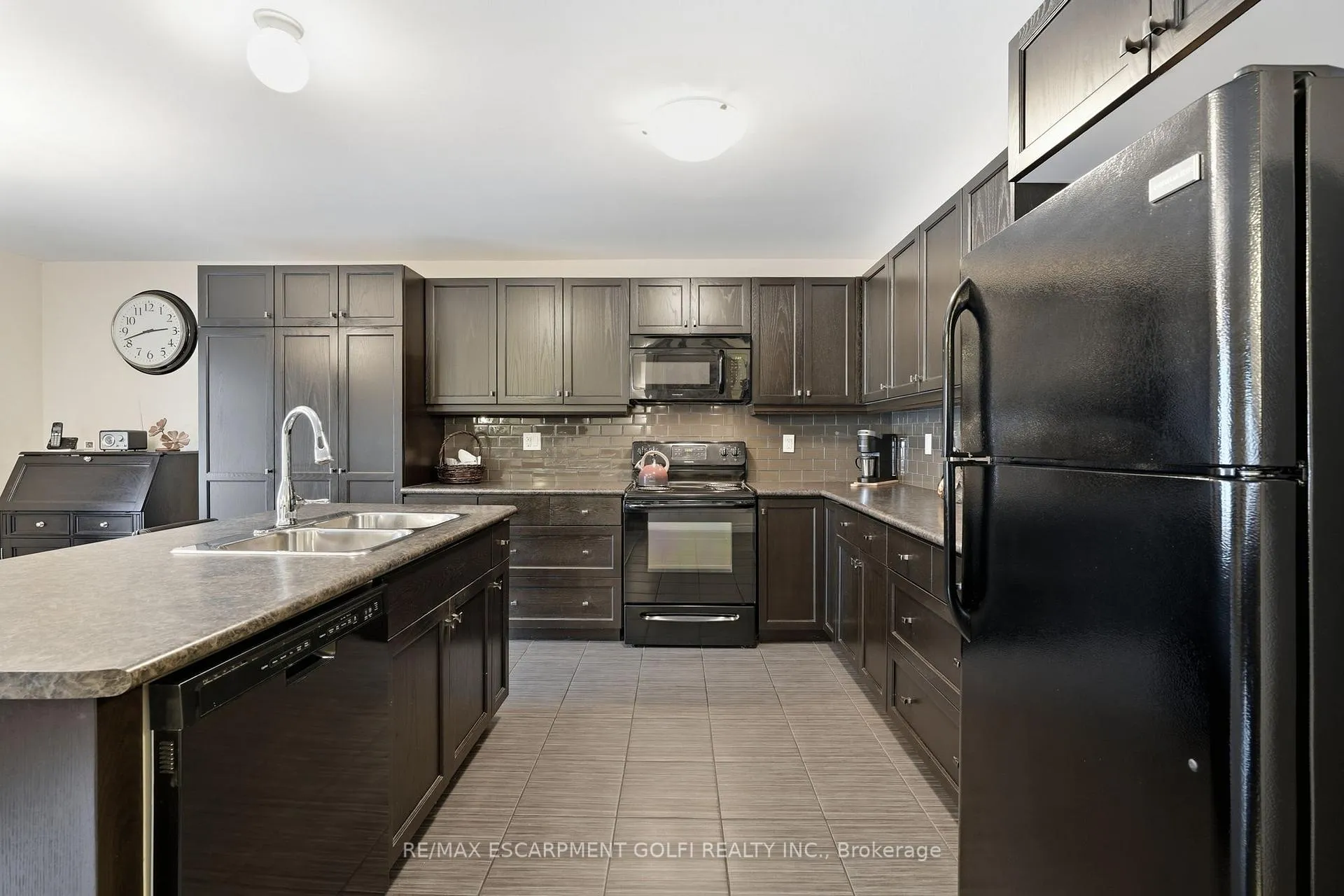 Photo 7 of 76 Lorne Avenue, Grimsby, Grimsby Beach — HOMEH