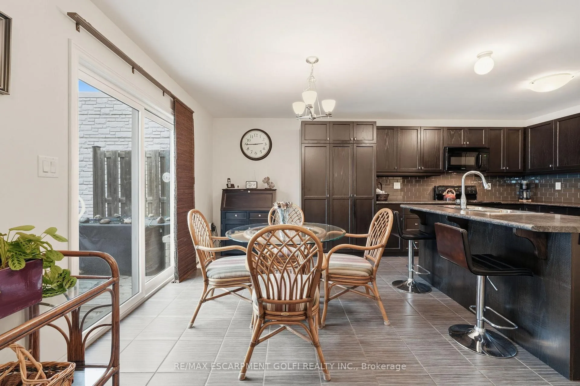 Photo 11 of 76 Lorne Avenue, Grimsby, Grimsby Beach — HOMEH