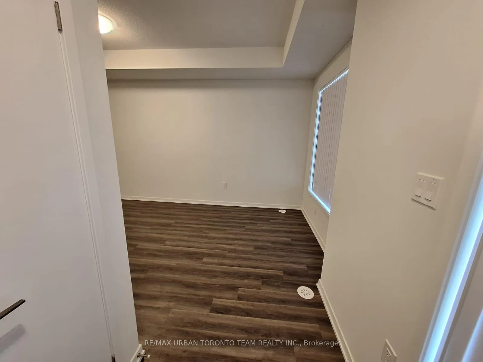 Photo 2 of Unit 308, 130 Honeycrisp Crescent, Vaughan, Vaughan Corporate Centre — HOMEH
