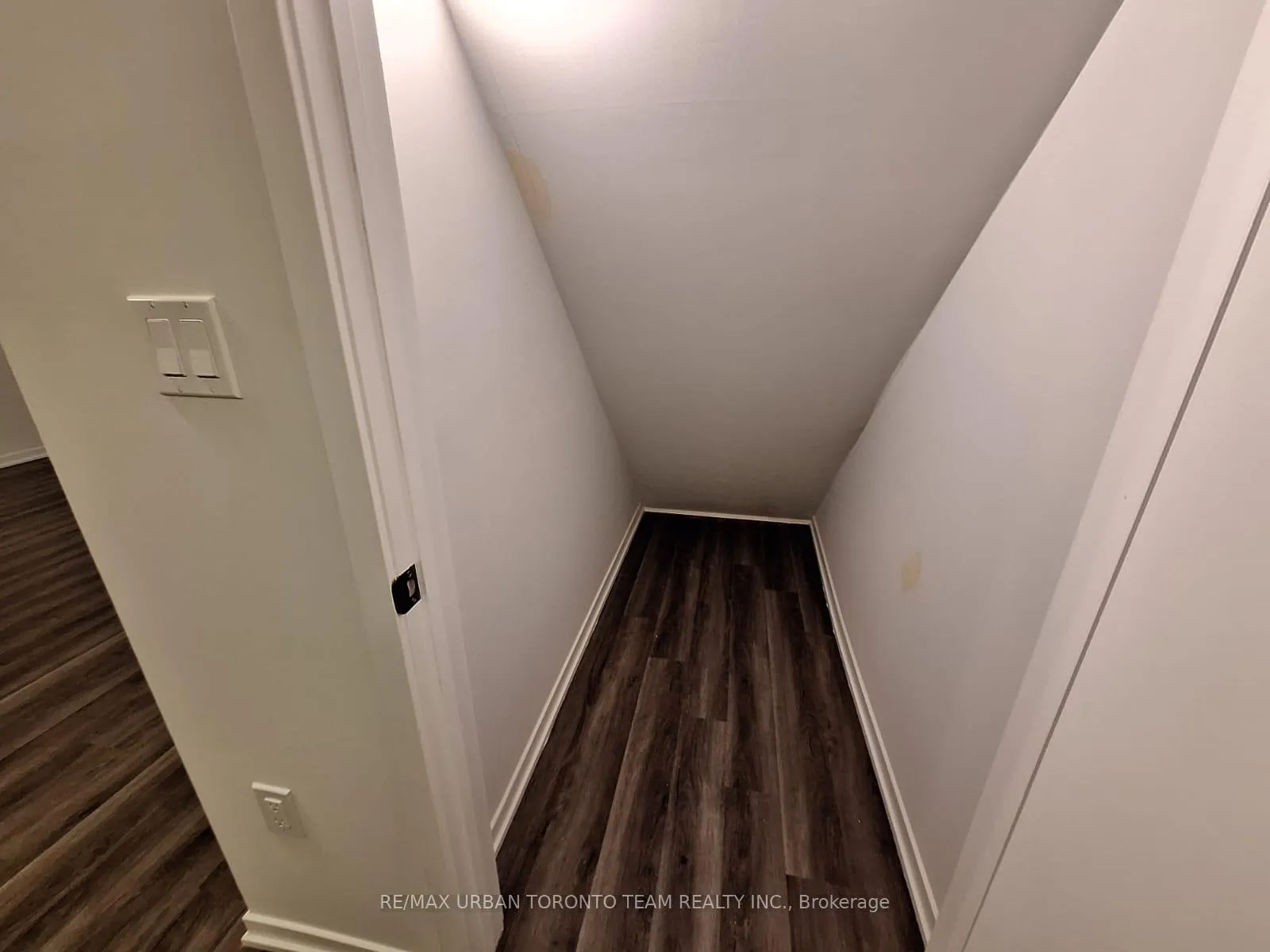 Photo 9 of Unit 308, 130 Honeycrisp Crescent, Vaughan, Vaughan Corporate Centre — HOMEH