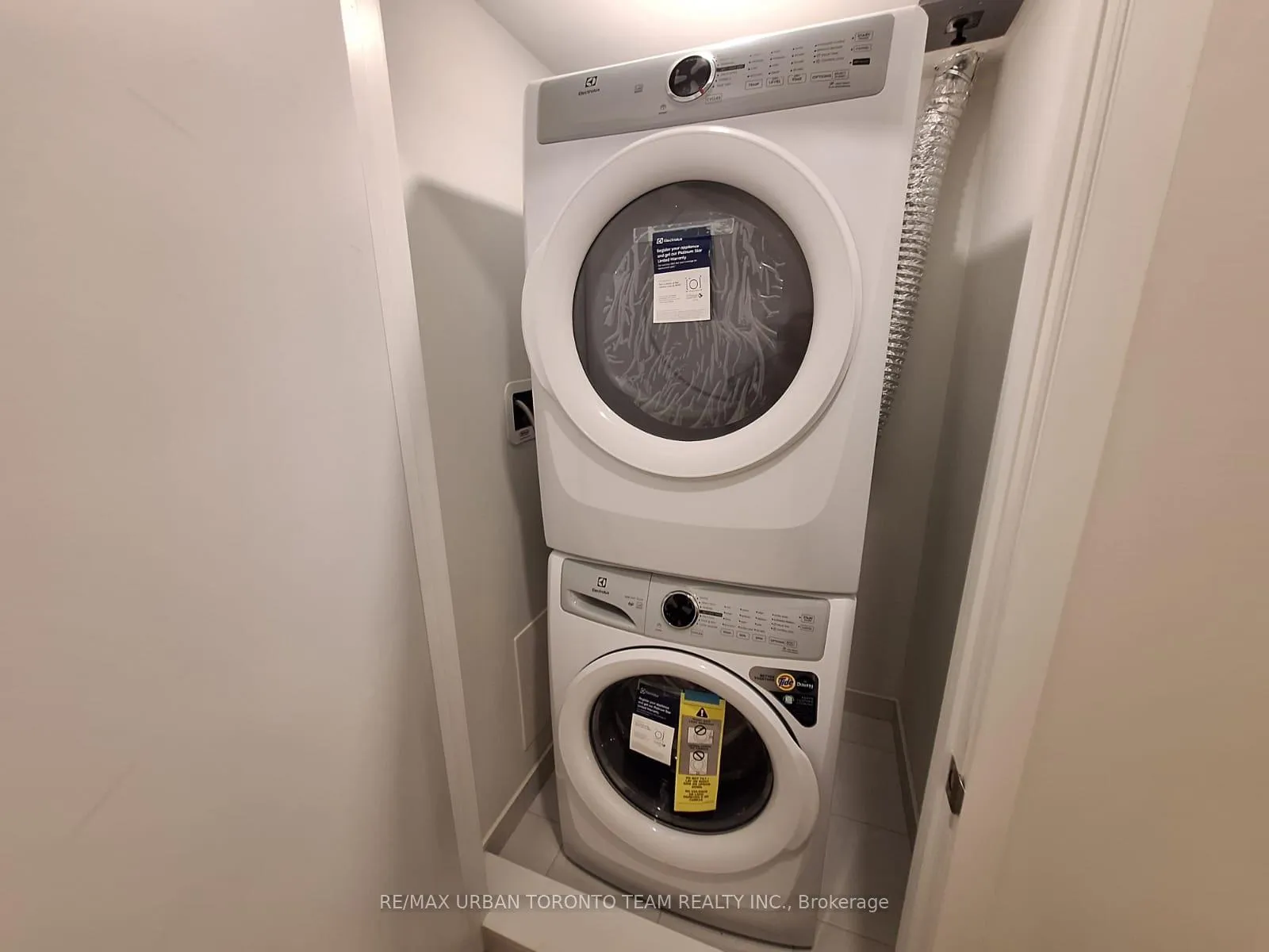 Photo 12 of Unit 308, 130 Honeycrisp Crescent, Vaughan, Vaughan Corporate Centre — HOMEH