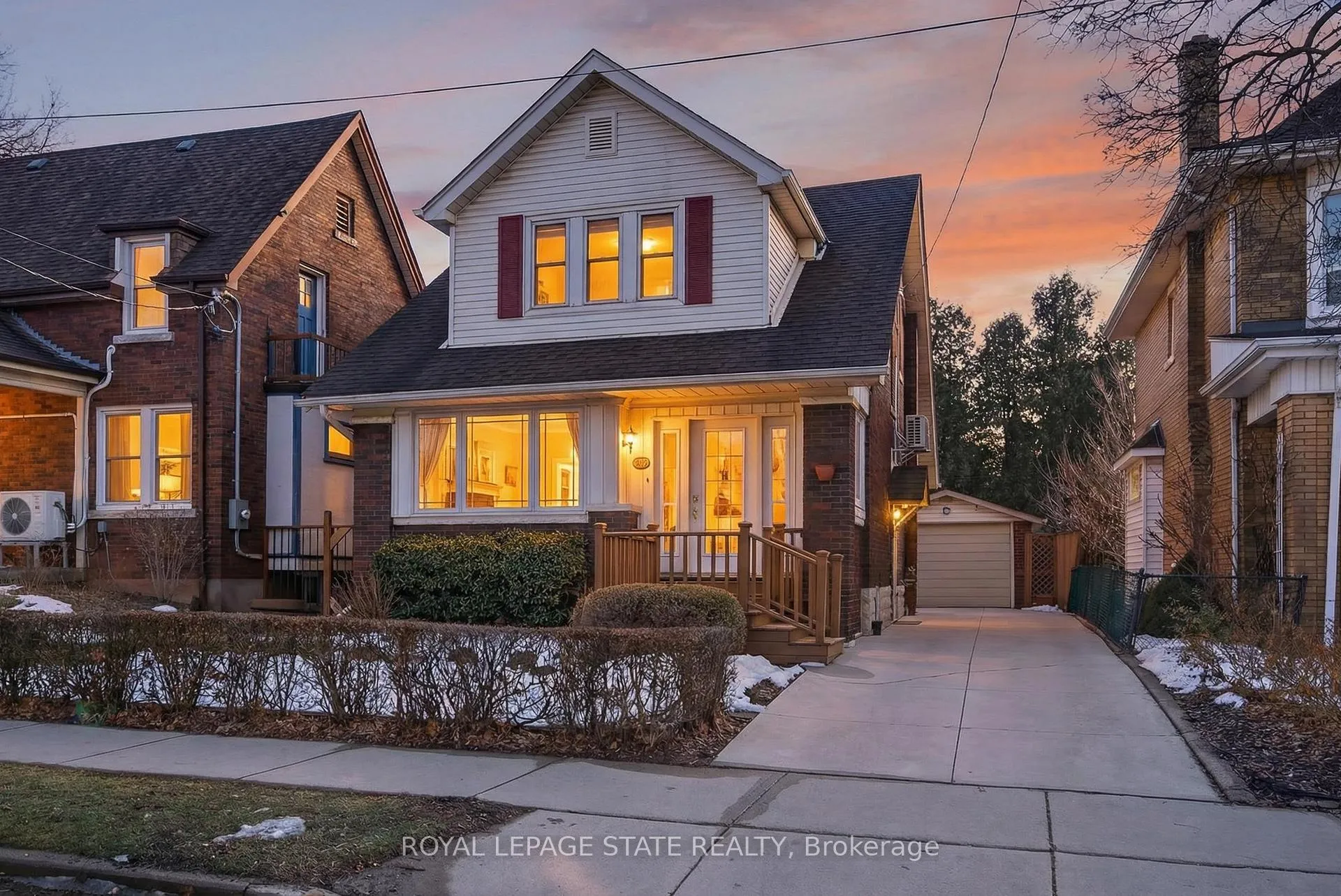 Photo 3 of 436 Maple Avenue, Hamilton, Delta — HOMEH