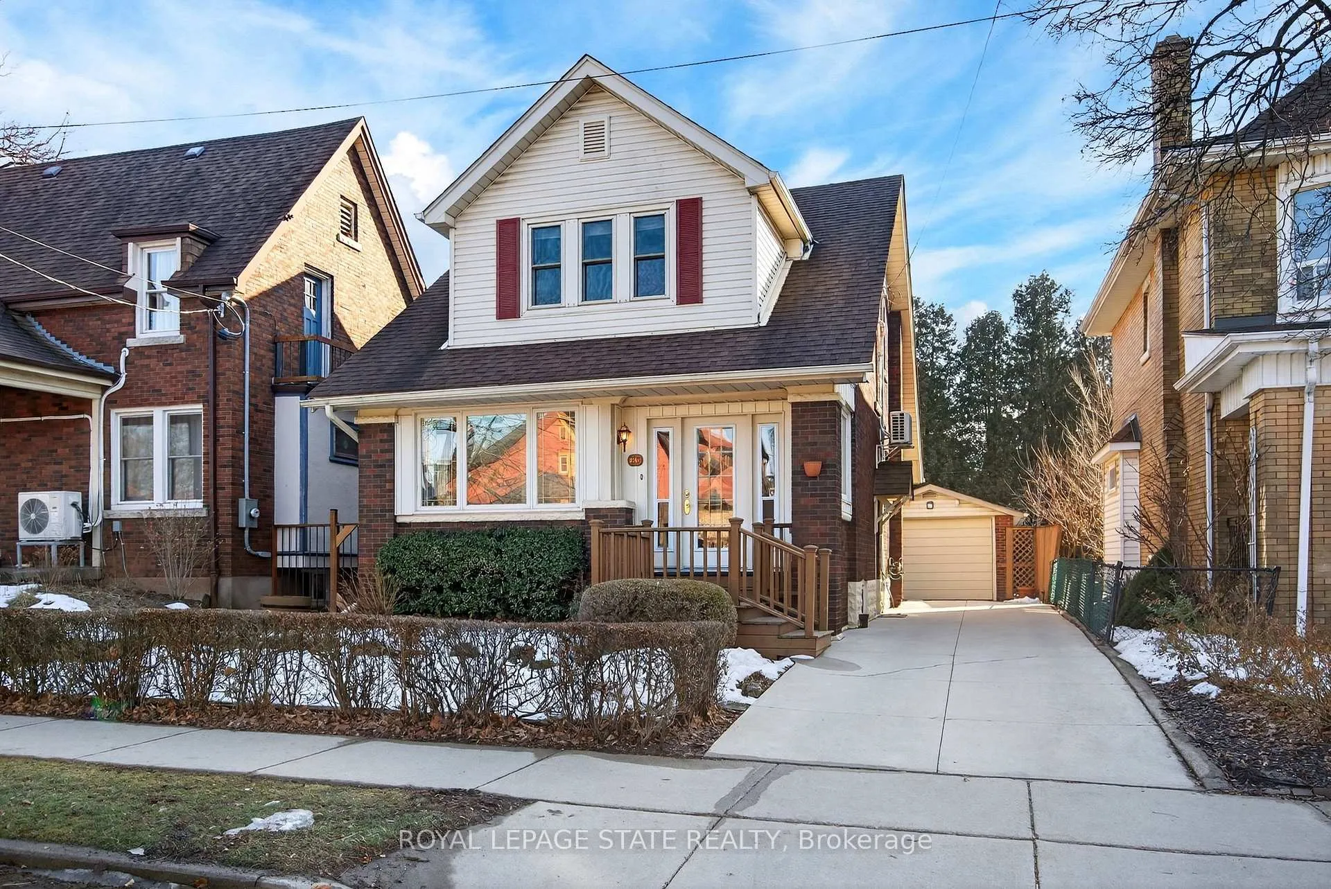 Photo 4 of 436 Maple Avenue, Hamilton, Delta — HOMEH