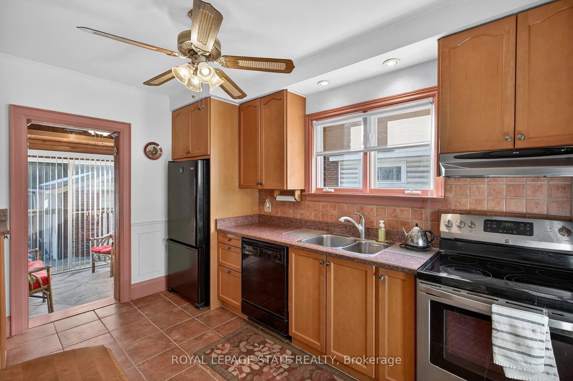 Photo 23 of 436 Maple Avenue, Hamilton, Delta — HOMEH