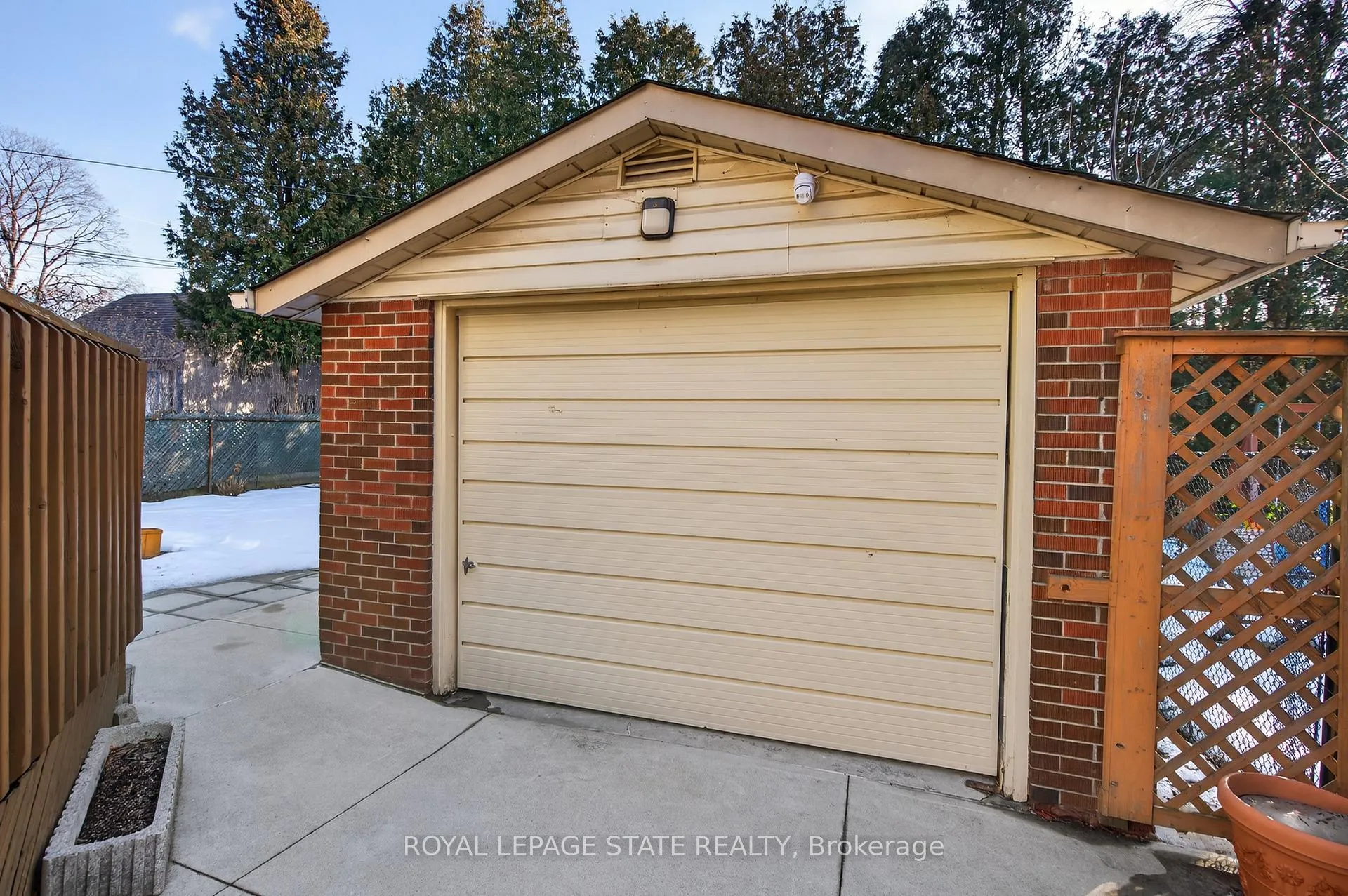 Photo 41 of 436 Maple Avenue, Hamilton, Delta — HOMEH